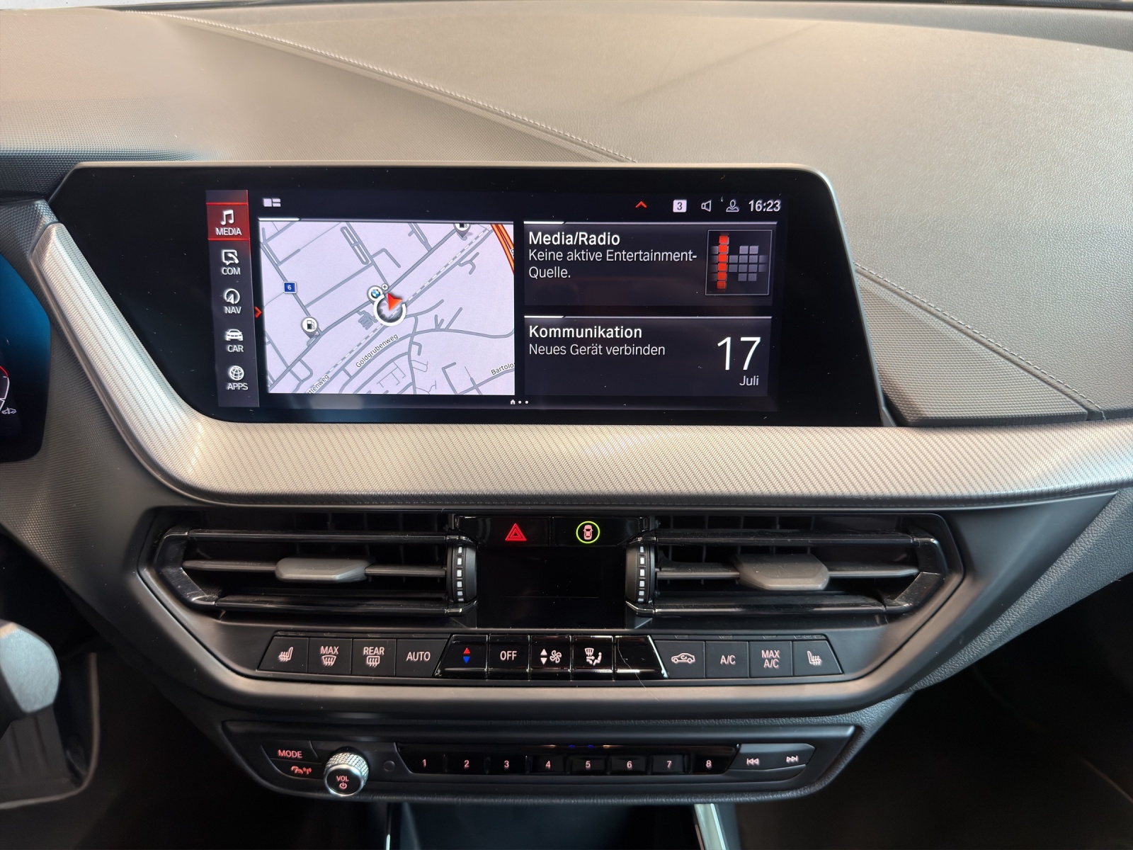 BMW 120i Steptronic Sport Line-image-11