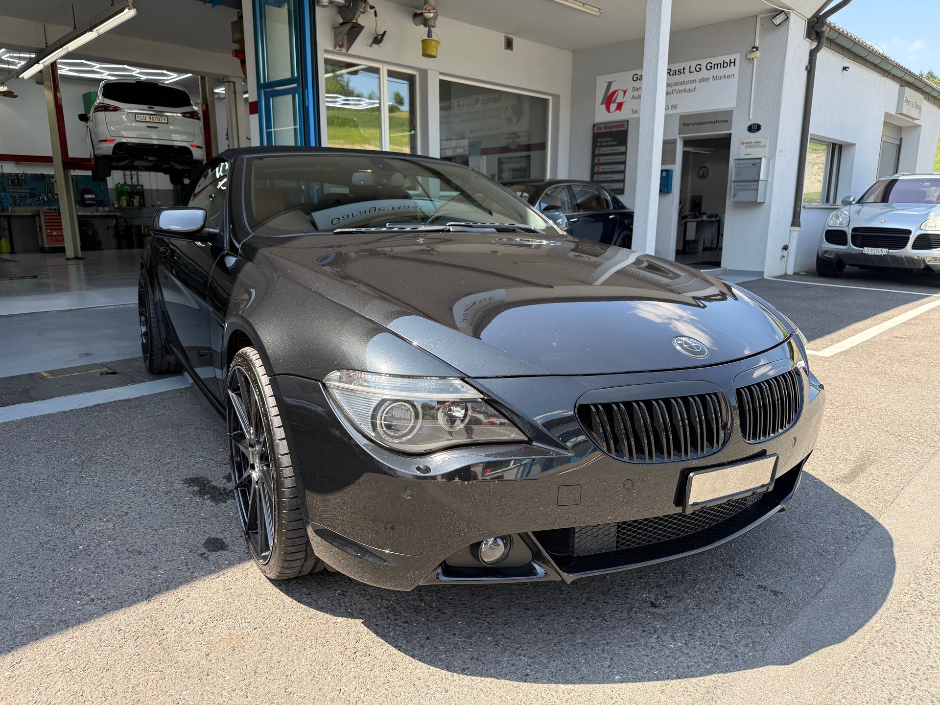 BMW 650i-image-2