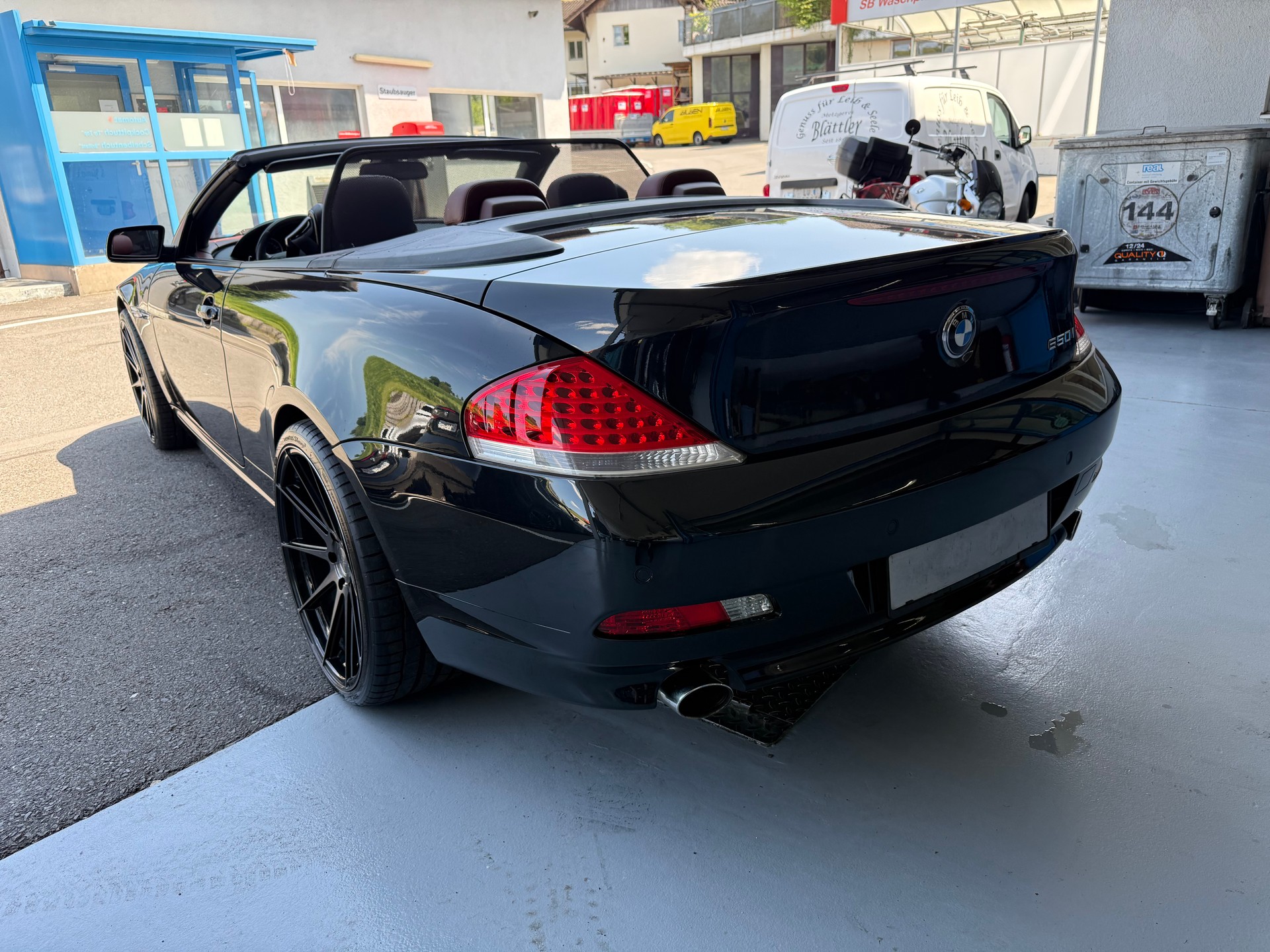 BMW 650i-image-6