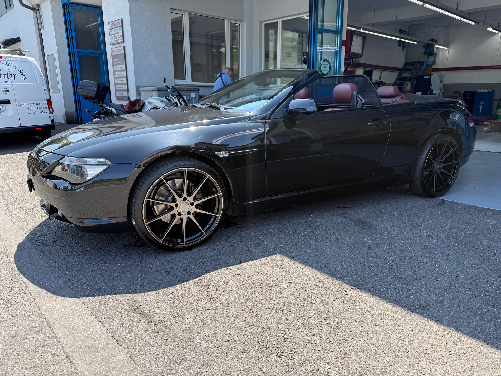 BMW 650i-image-0