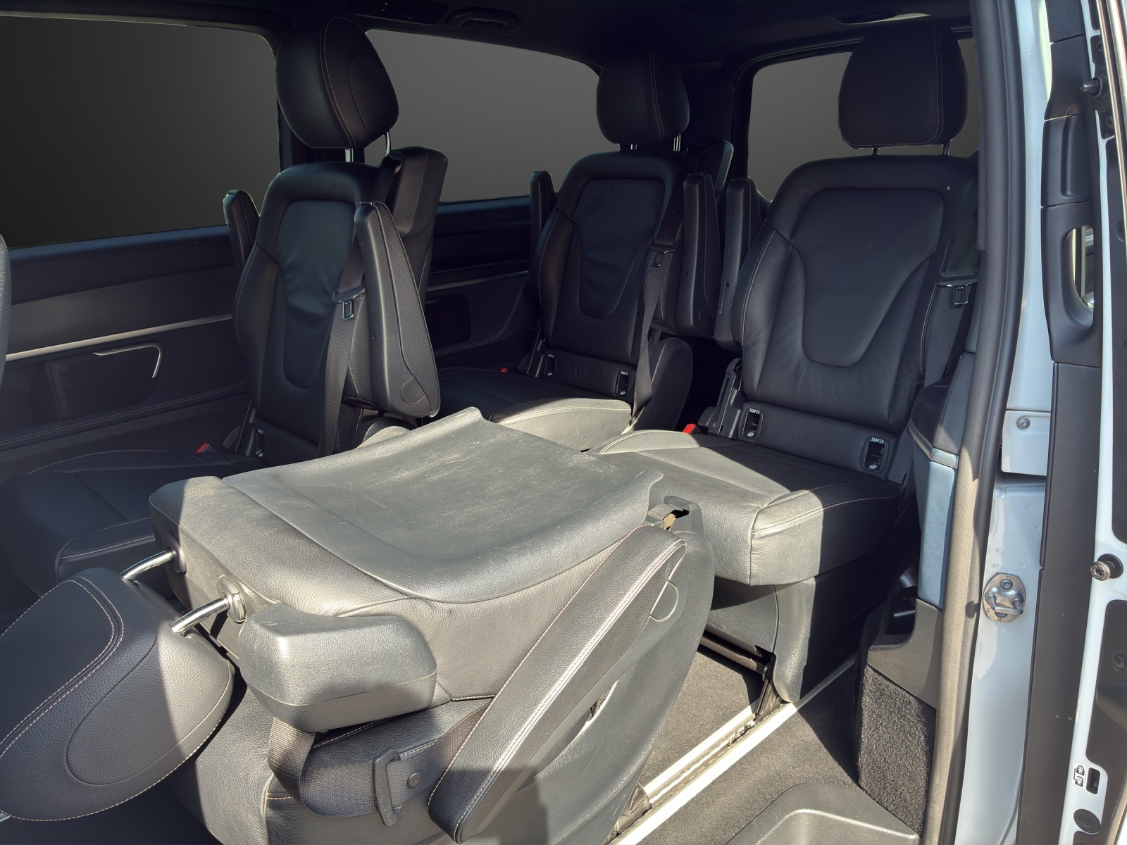 MERCEDES-BENZ EQV 300 Avantgarde lang-image-10