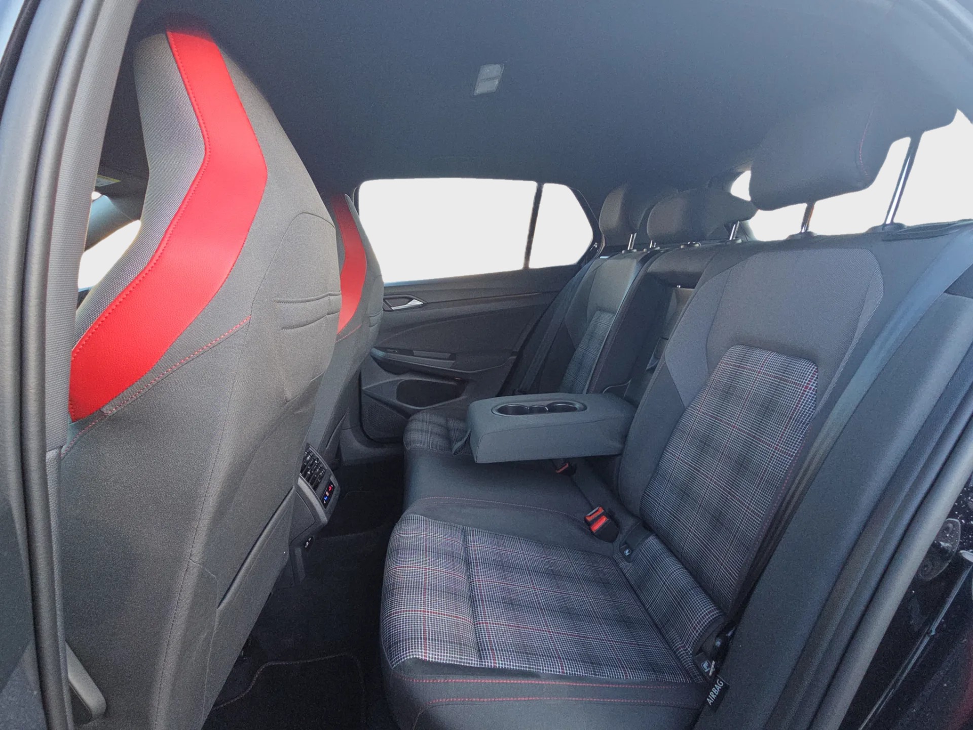 VW Golf 2.0 TSI GTI DSG-image-12