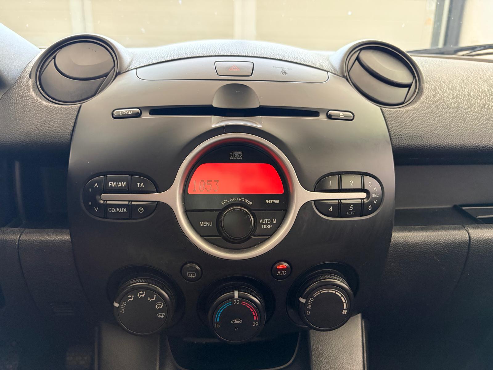 MAZDA 2 1.3i 16V Exclusive-image-14