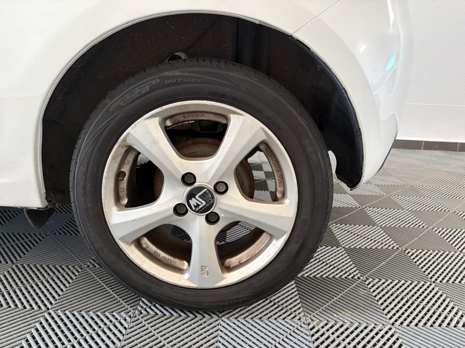 MAZDA 2 1.3i 16V Exclusive-image-17