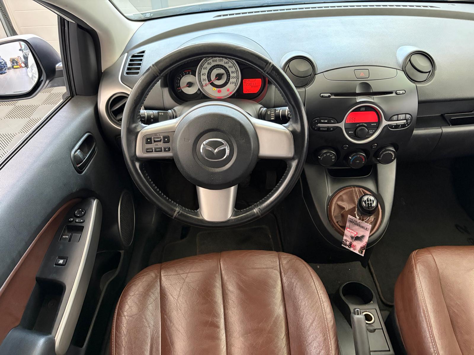 MAZDA 2 1.3i 16V Exclusive-image-10