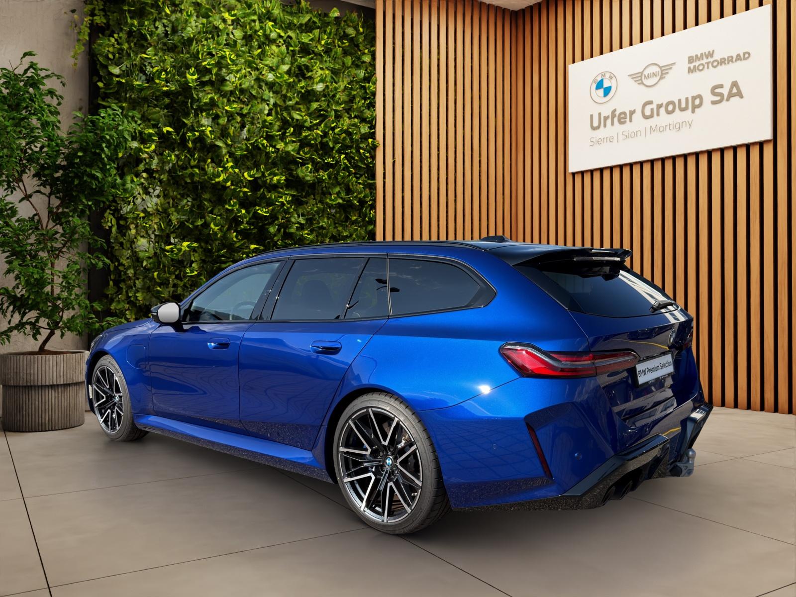 BMW M5 xDrive Touring (CH)-showroom-element-2