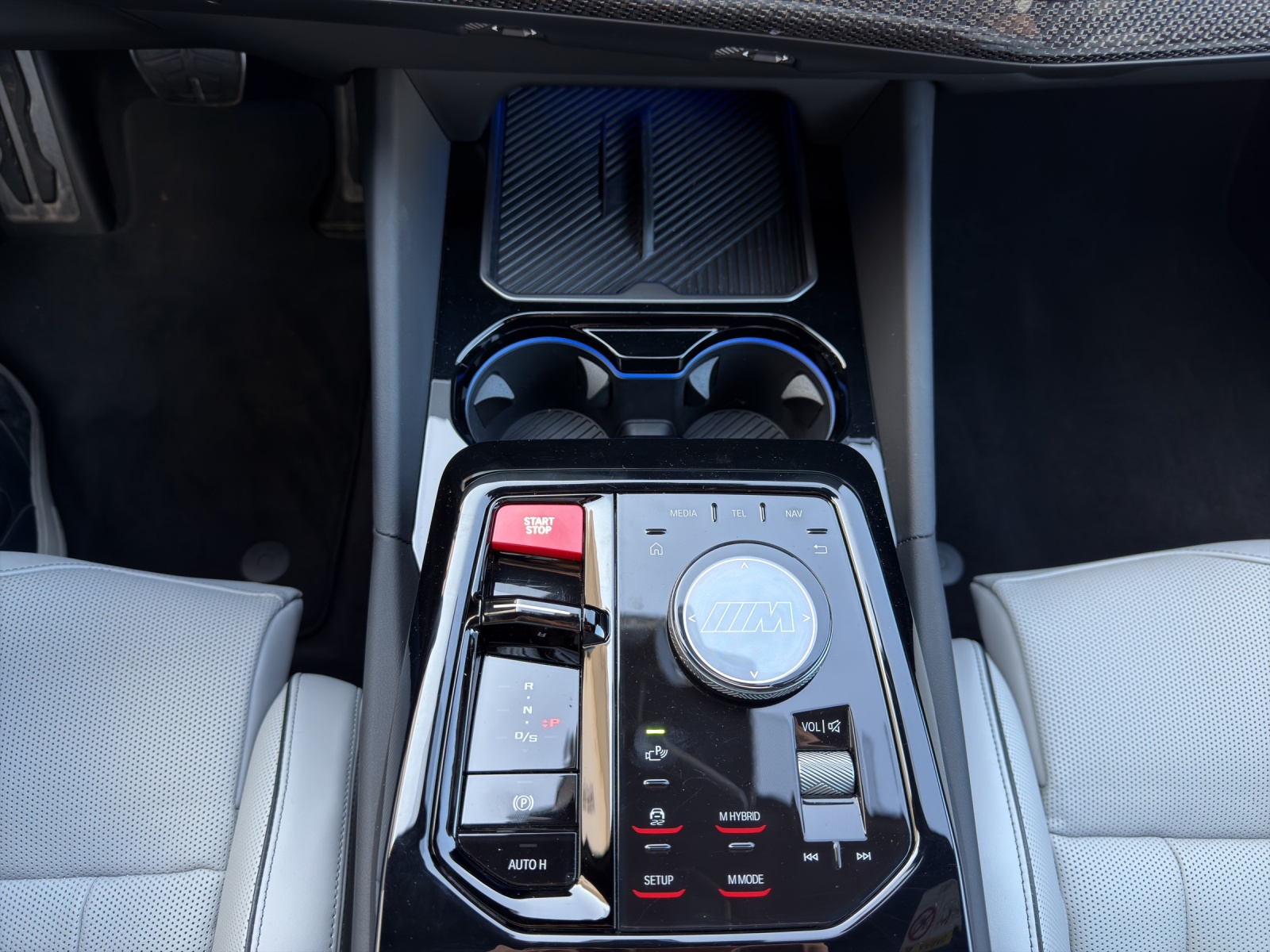 BMW M5 xDrive Touring (CH)-image-15