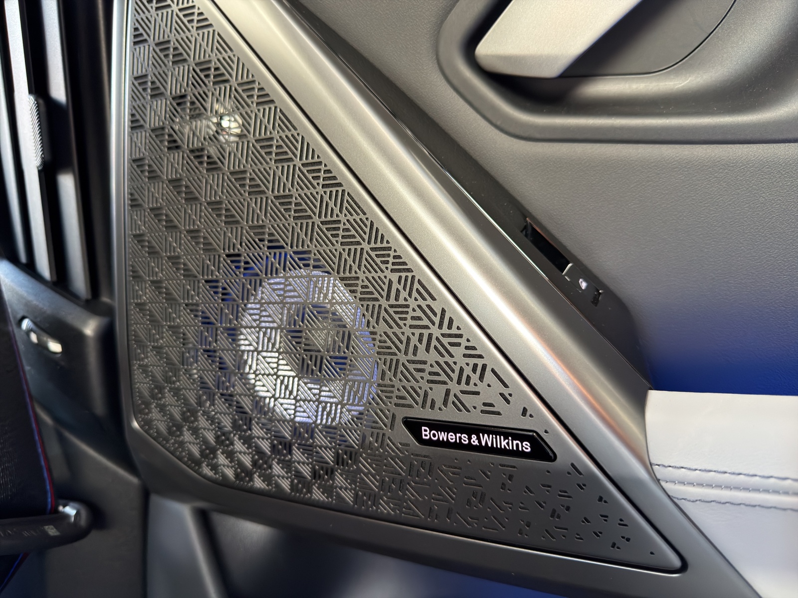 BMW M5 xDrive Touring (CH)-image-22