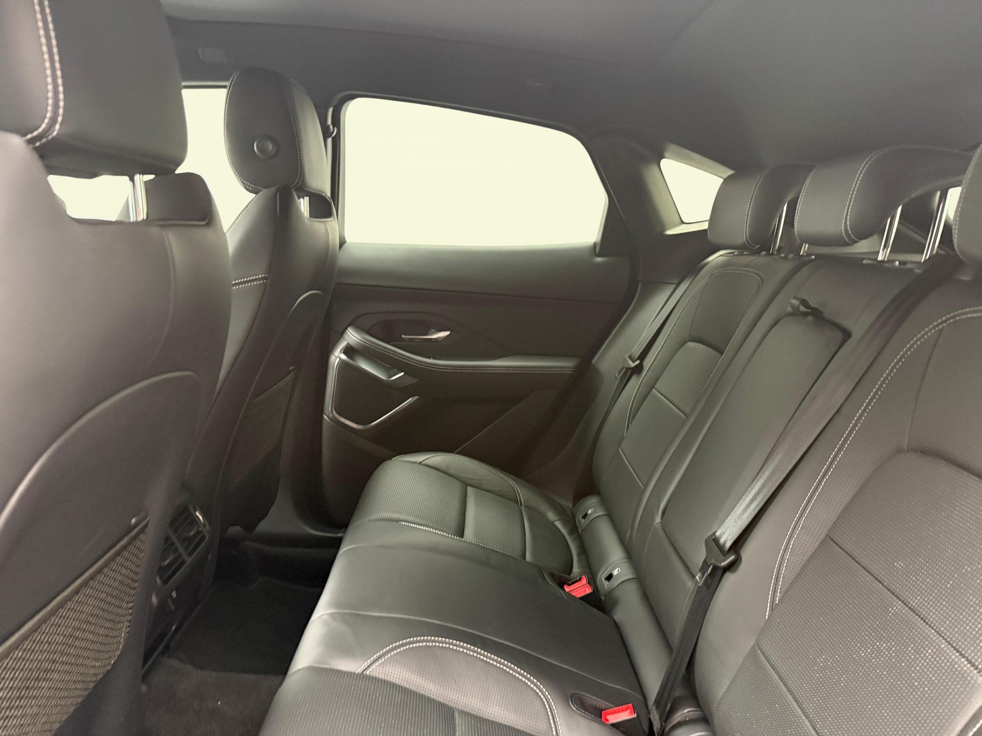 JAGUAR E-Pace 2.0 T 250 R-Dynamic HSE AWD-image-10