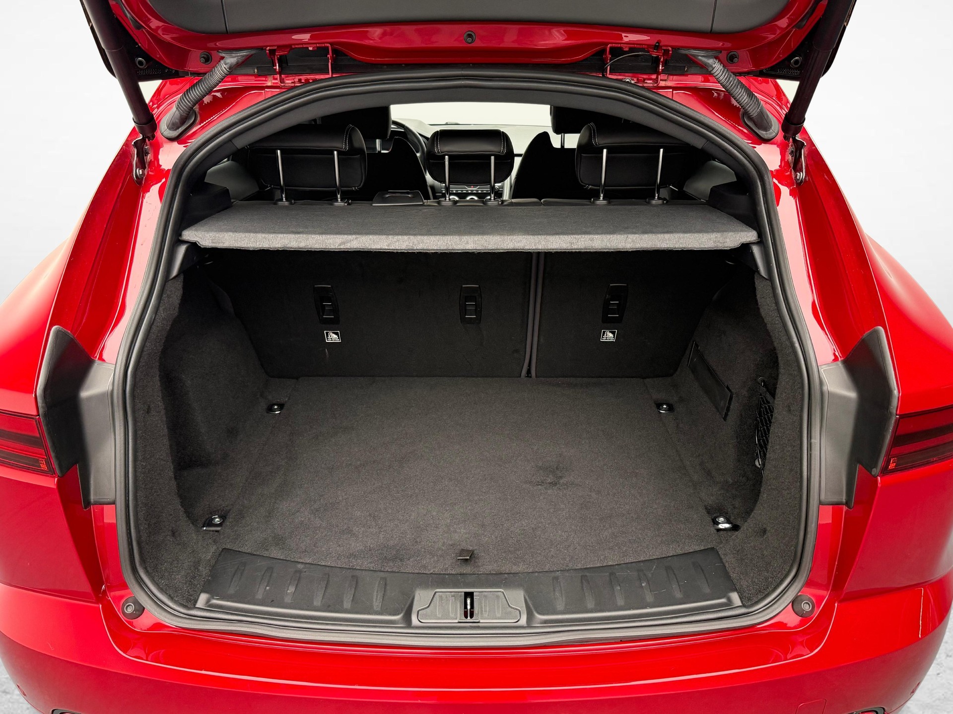 JAGUAR E-Pace 2.0 T 250 R-Dynamic HSE AWD-image-11