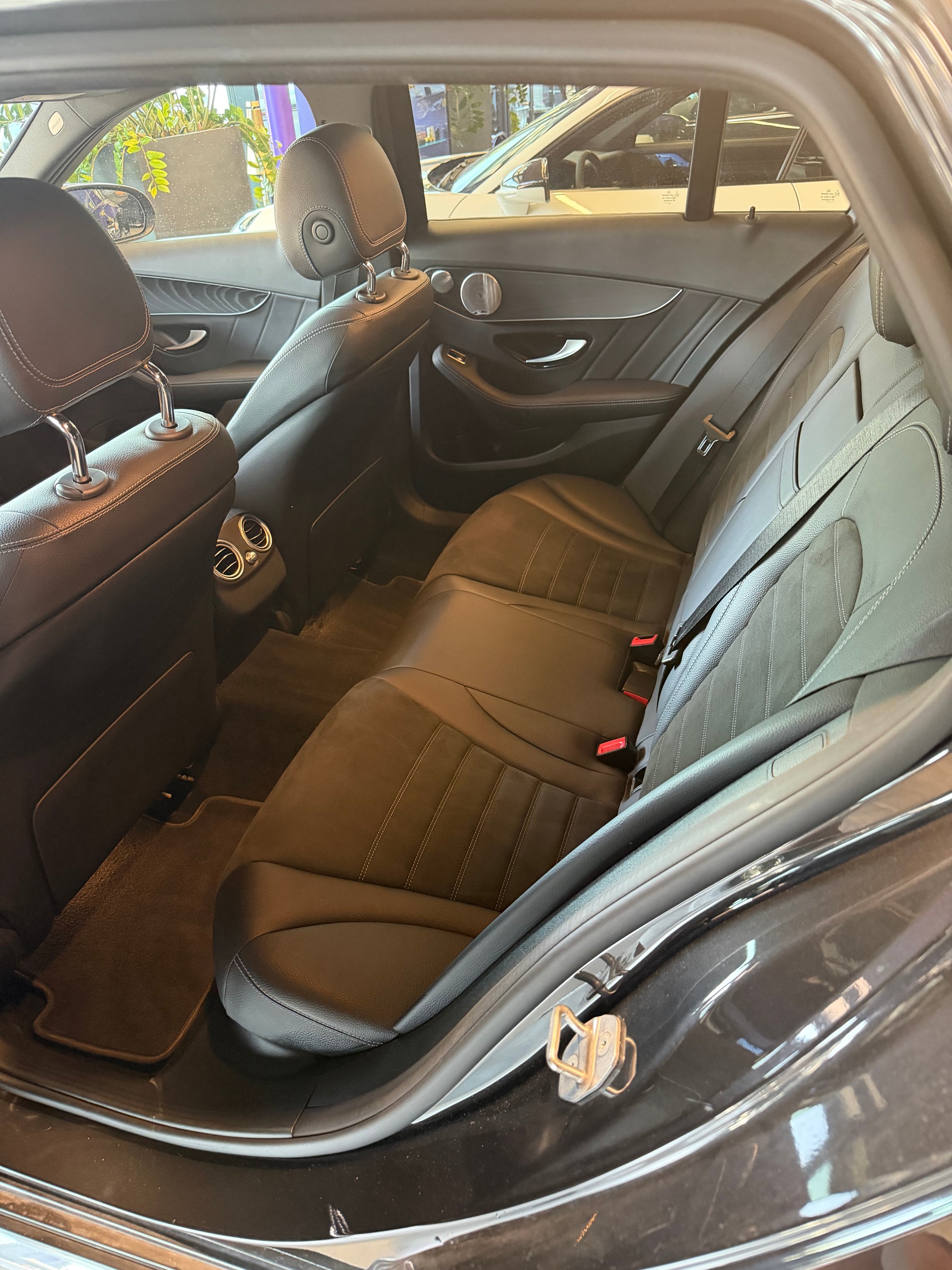 MERCEDES-BENZ C 220 d Swiss Star AMG Line 4M 9G-Tronic-image-13