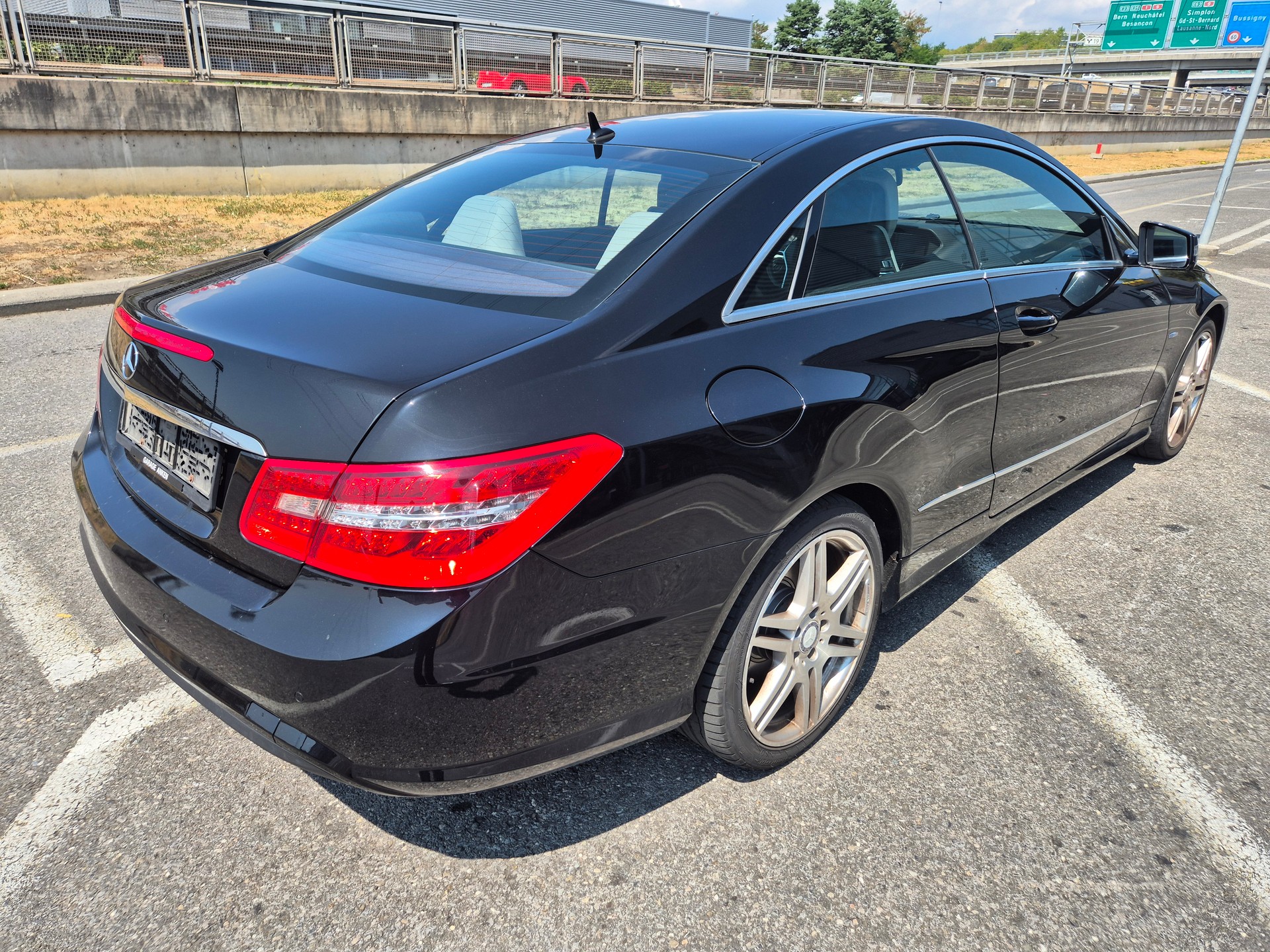MERCEDES-BENZ E 220 CDI BlueEfficiency 7G-Tronic-image-13