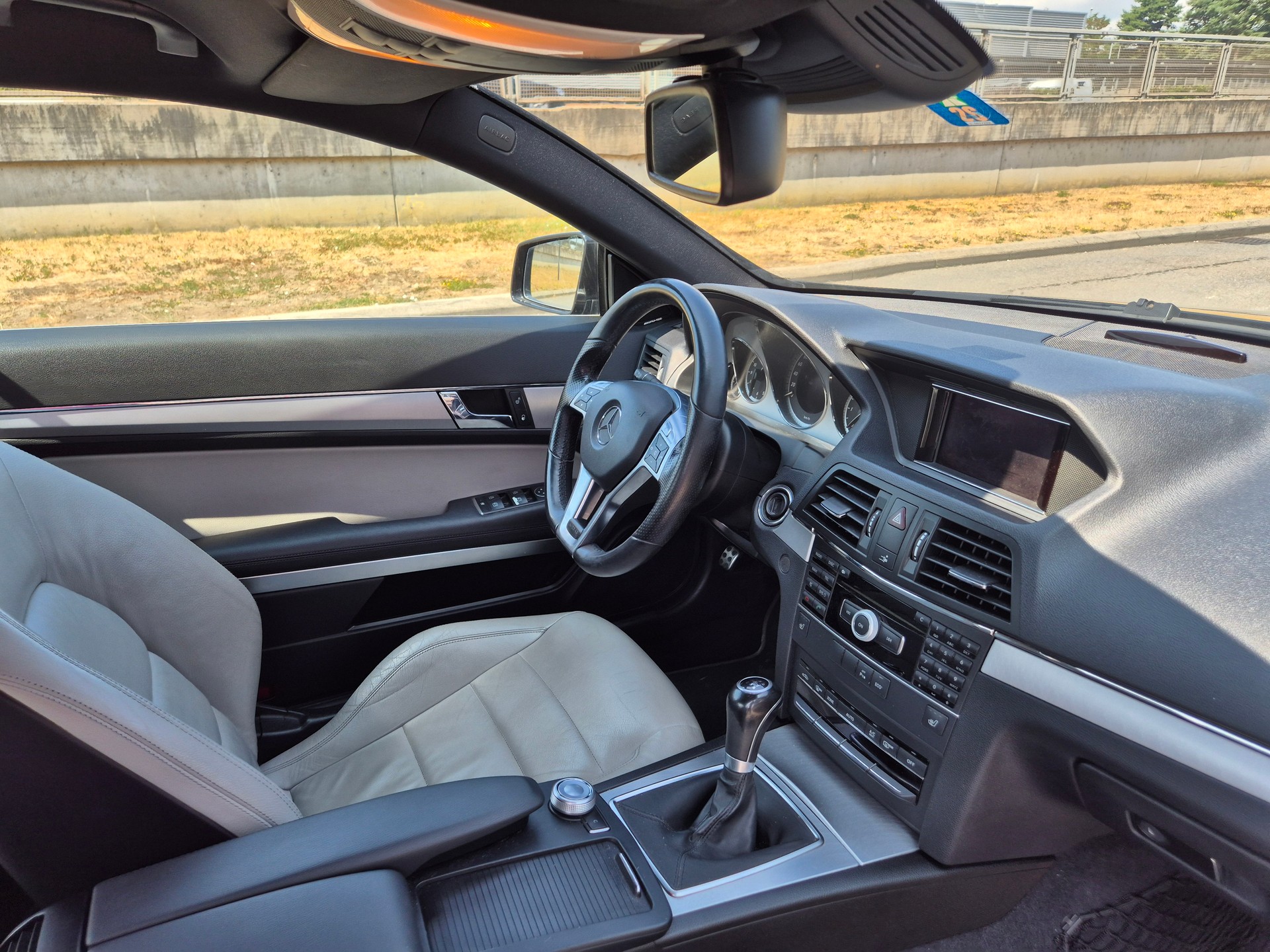 MERCEDES-BENZ E 220 CDI BlueEfficiency 7G-Tronic-image-4