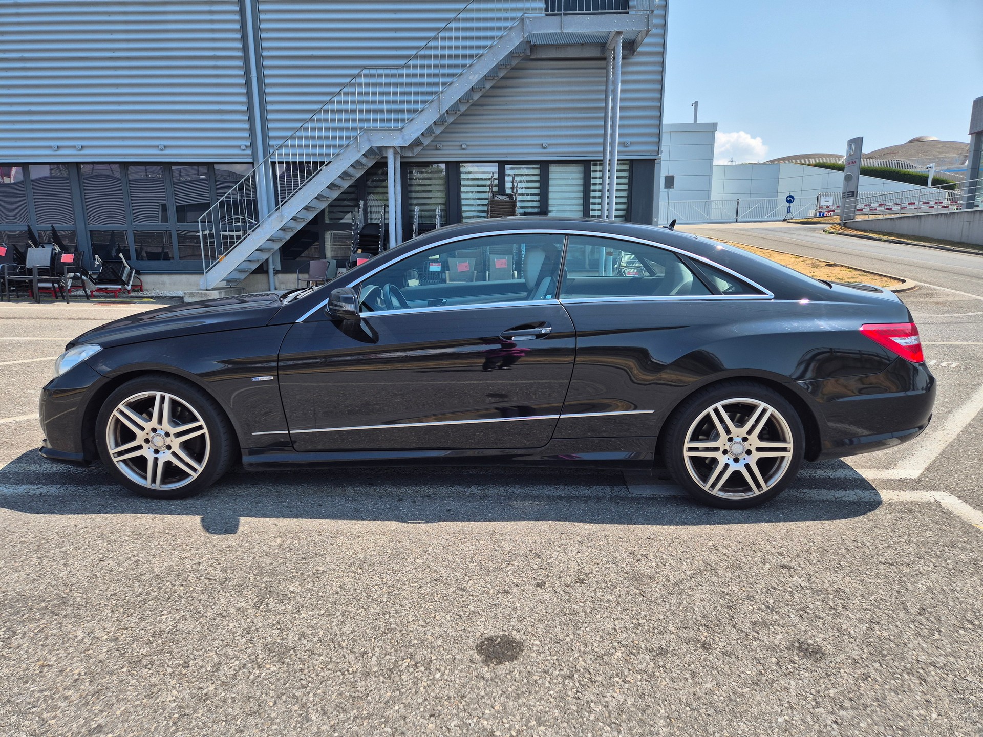 MERCEDES-BENZ E 220 CDI BlueEfficiency 7G-Tronic-image-3