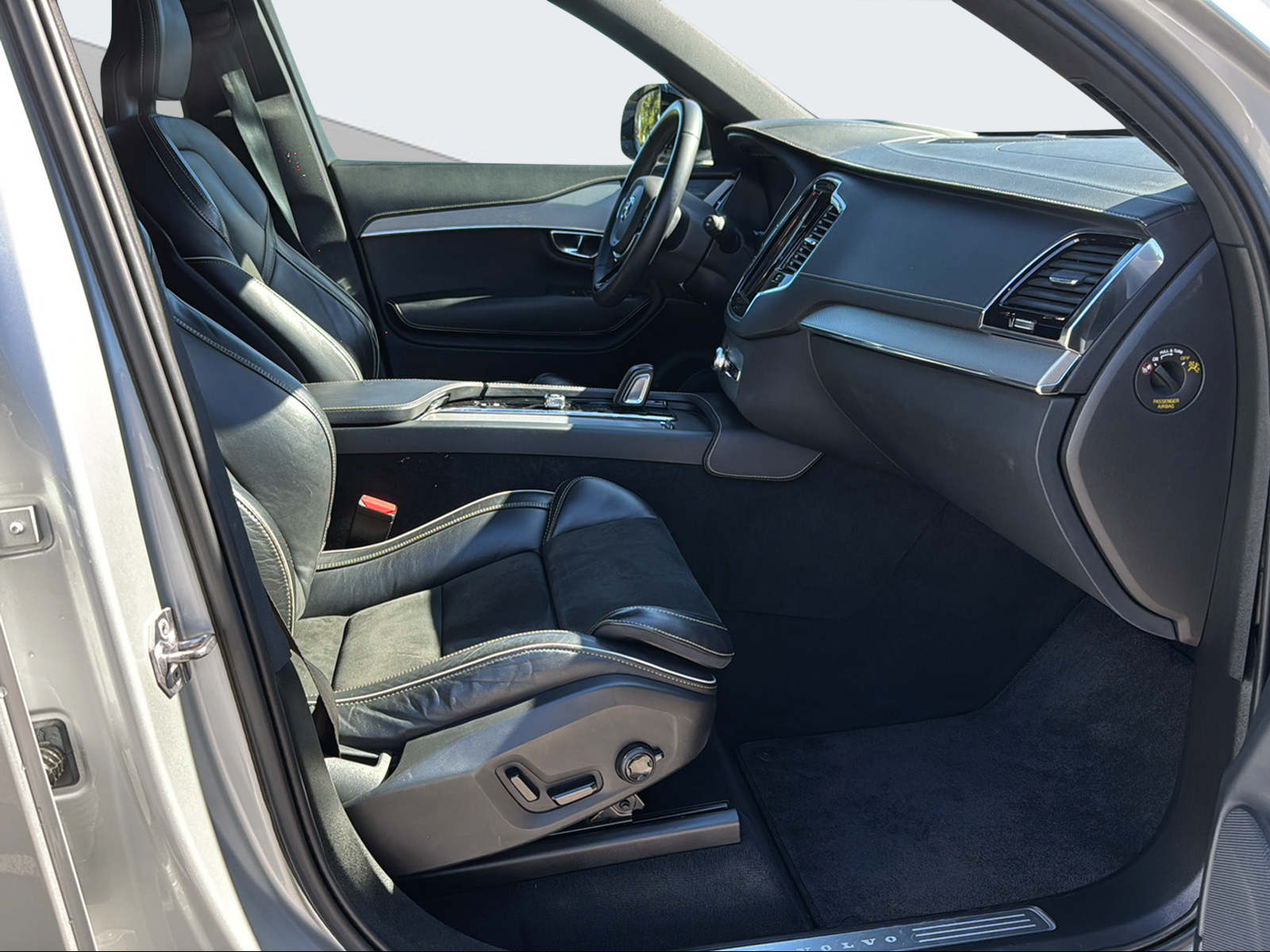 VOLVO XC90 2.0 B6 MH R-Design 7P. AWD-image-14