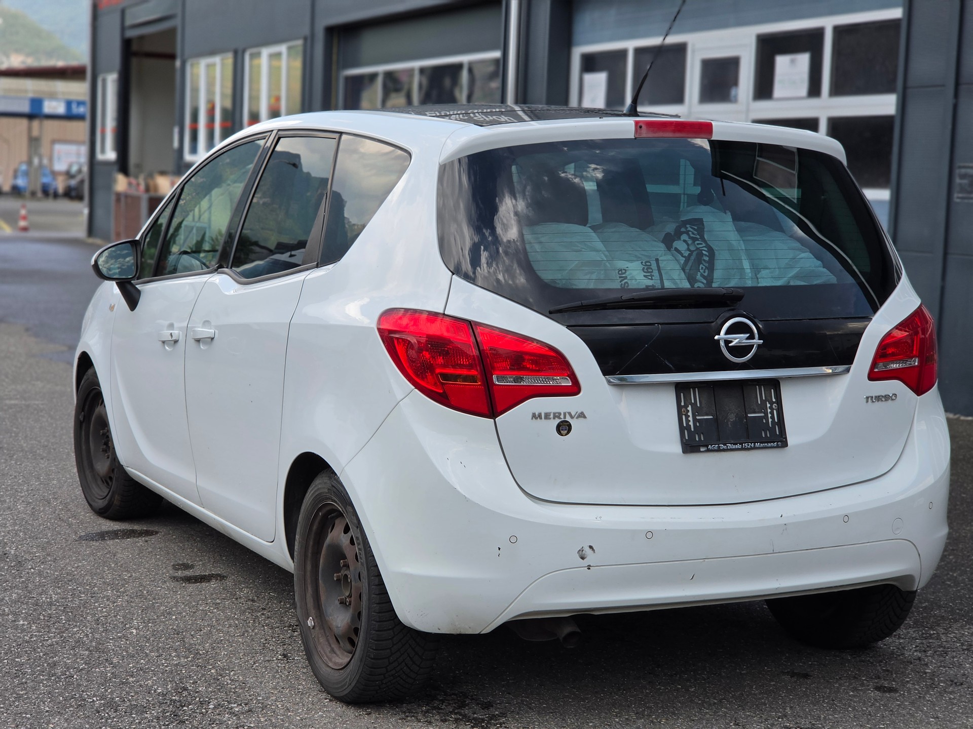 OPEL Meriva 1.4 Turbo Color Edition-image-4