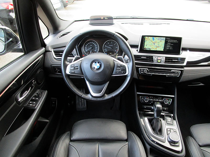 BMW 220d xDrive Gran Tourer Sport Line Steptronic-image-5