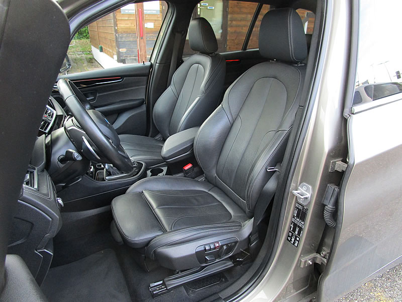 BMW 220d xDrive Gran Tourer Sport Line Steptronic-image-16