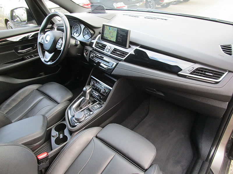 BMW 220d xDrive Gran Tourer Sport Line Steptronic-image-13