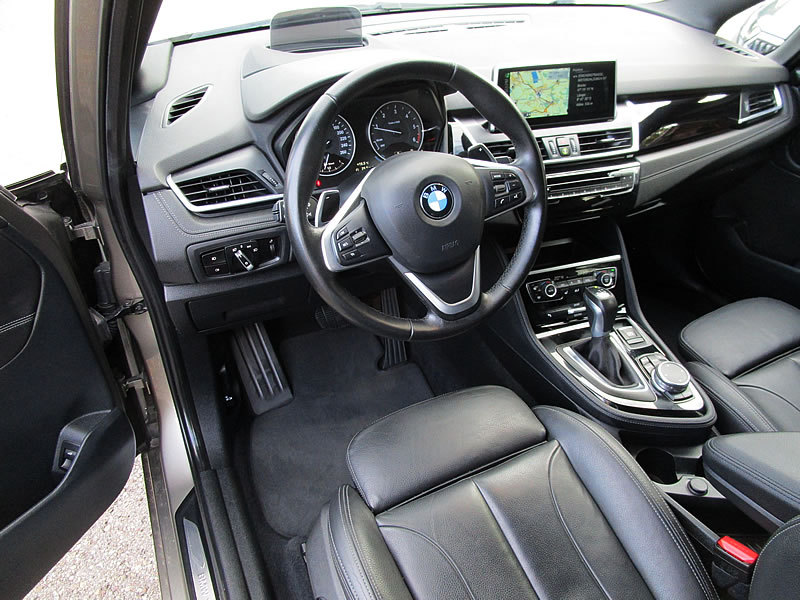 BMW 220d xDrive Gran Tourer Sport Line Steptronic-image-15