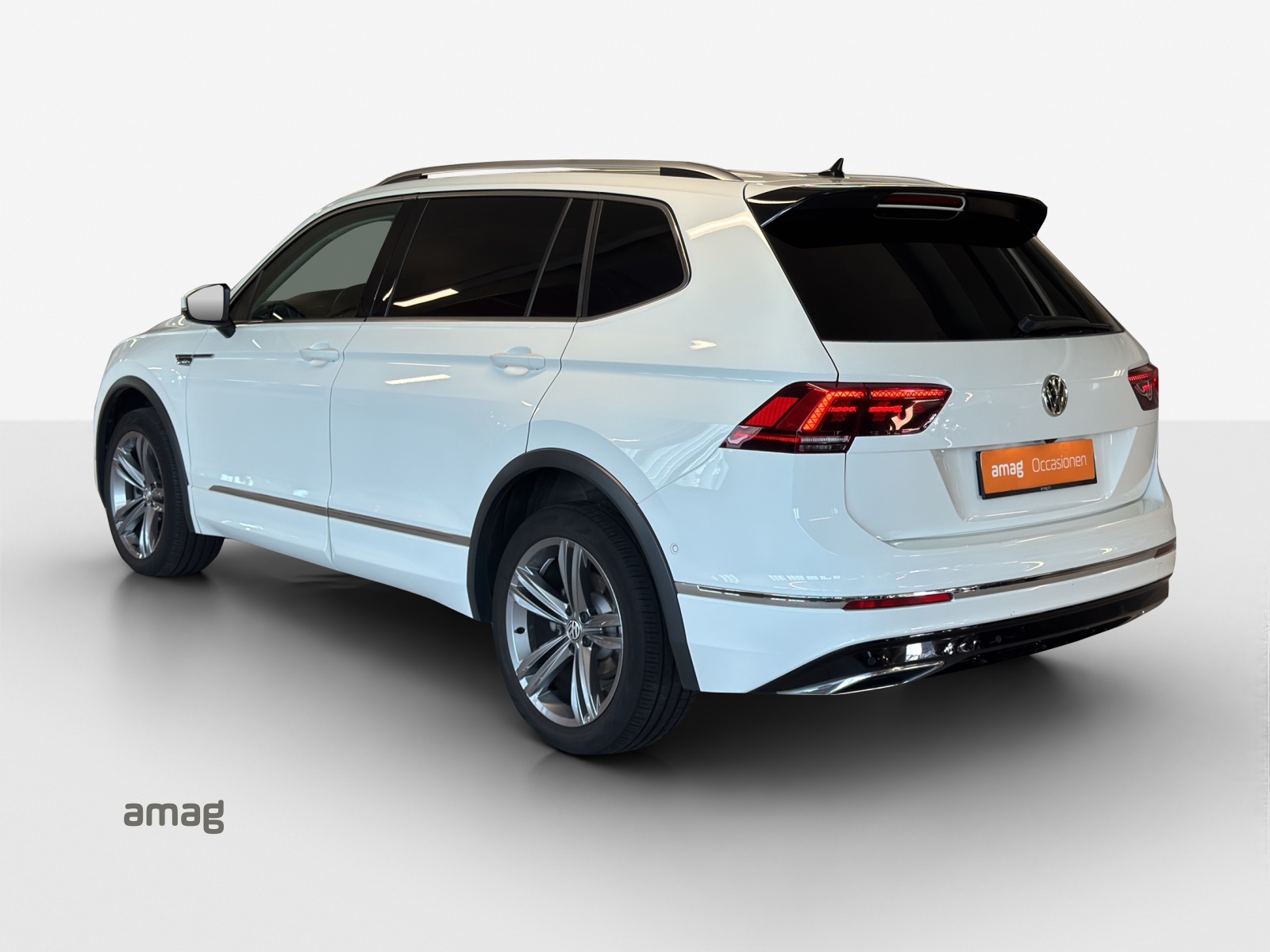 VW Tiguan Allspace 2.0TSI Highline 4Motion DSG-image-2