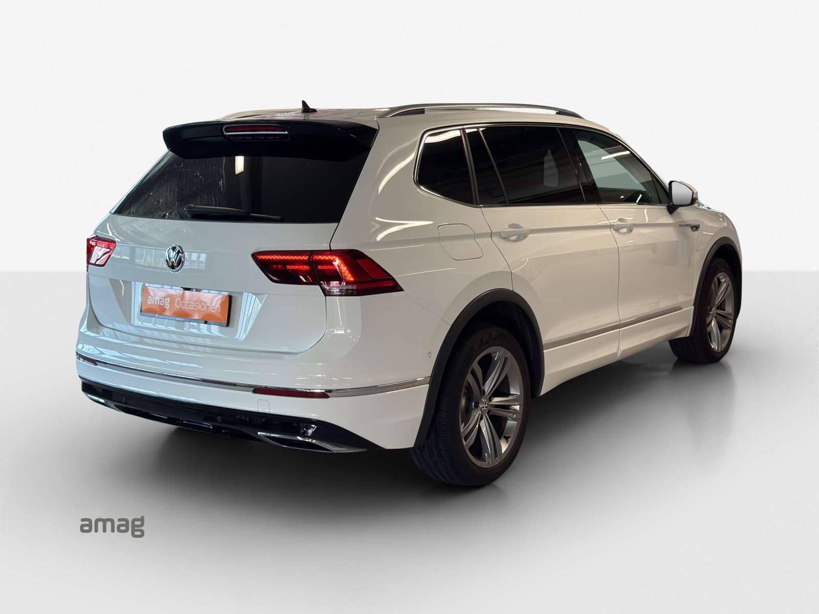 VW Tiguan Allspace 2.0TSI Highline 4Motion DSG-image-4