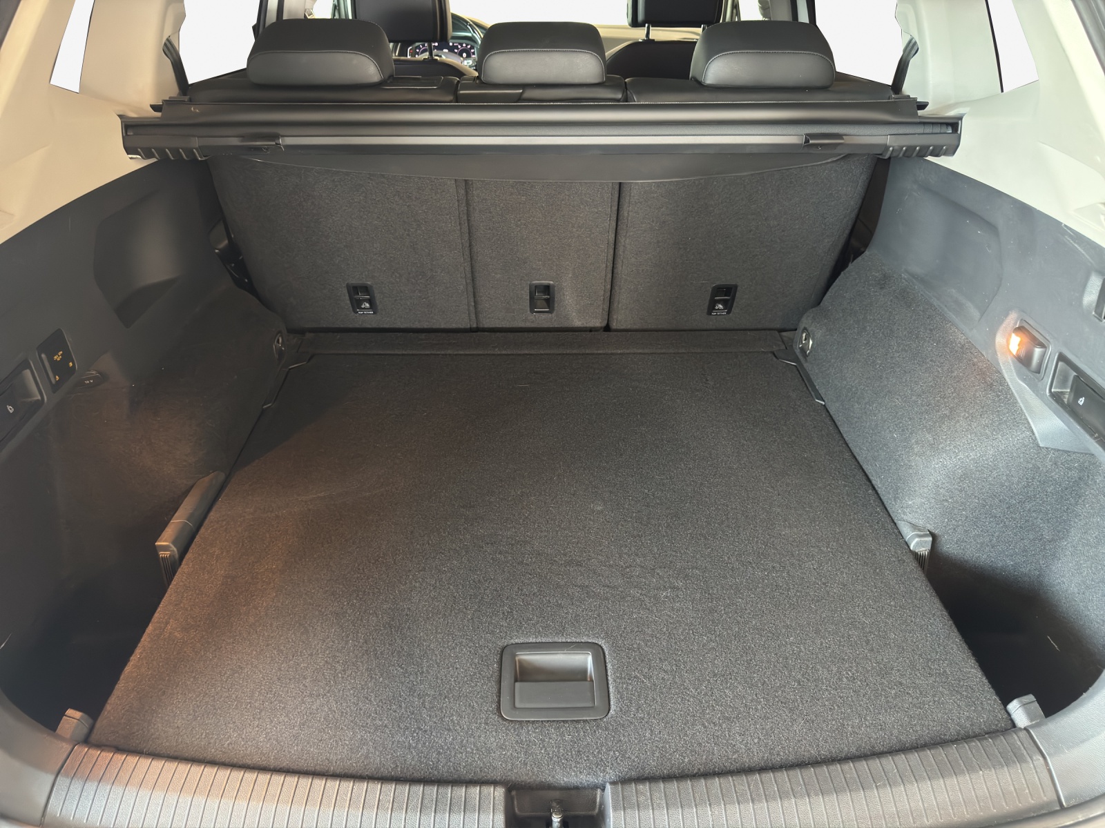 VW Tiguan Allspace 2.0TSI Highline 4Motion DSG-image-12