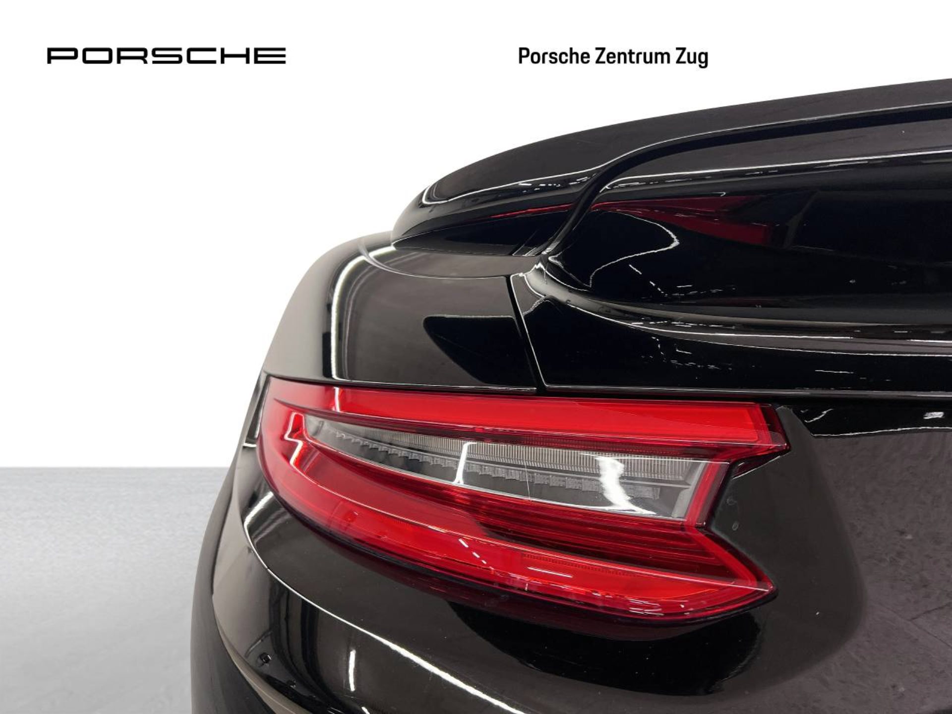 PORSCHE 911 Turbo S Cabriolet-image-13