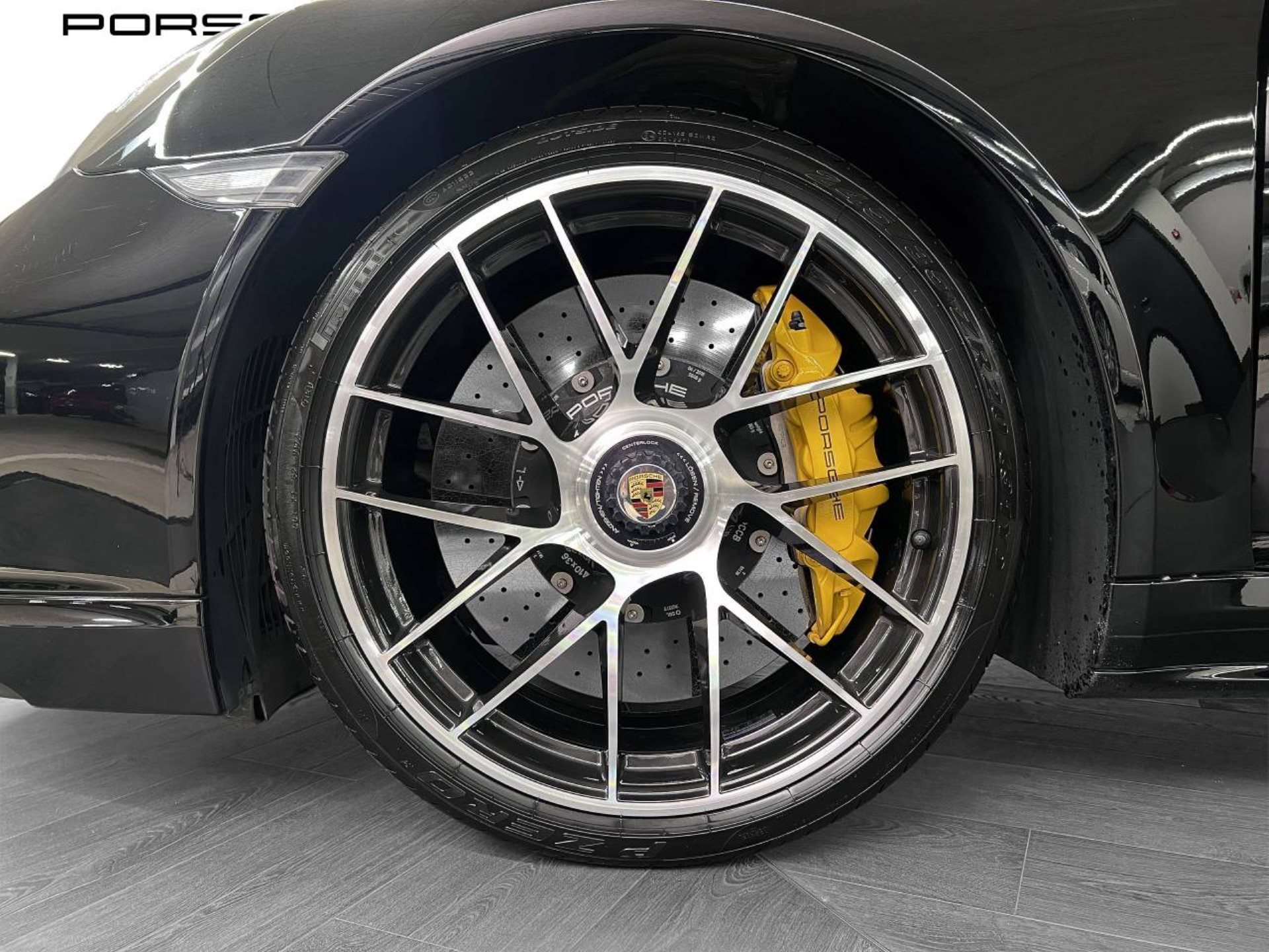 PORSCHE 911 Turbo S Cabriolet-image-11