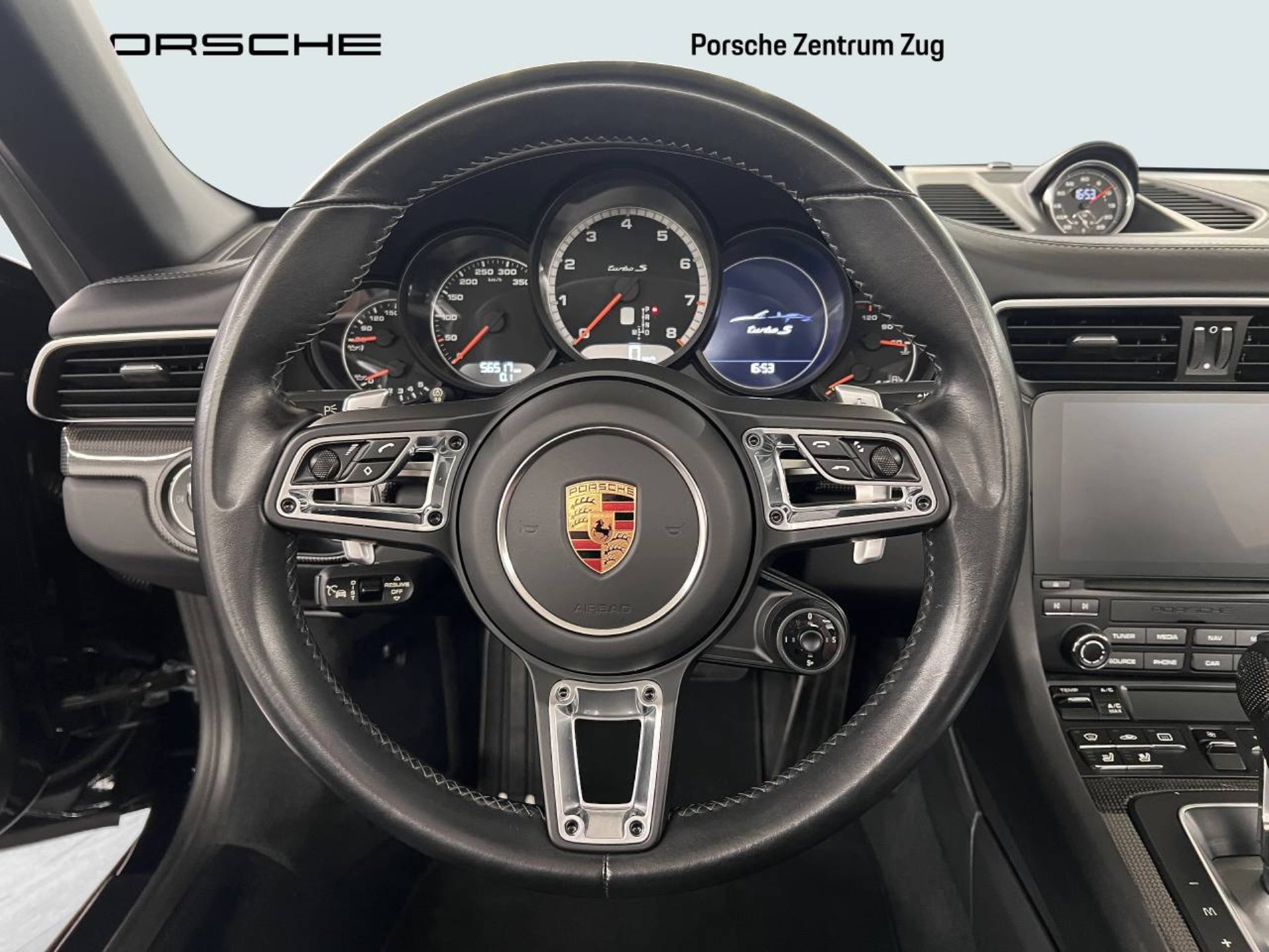 PORSCHE 911 Turbo S Cabriolet-image-15