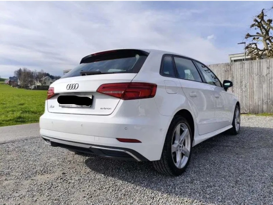 AUDI 1.5 T FSI Design S-Tronic-image-3
