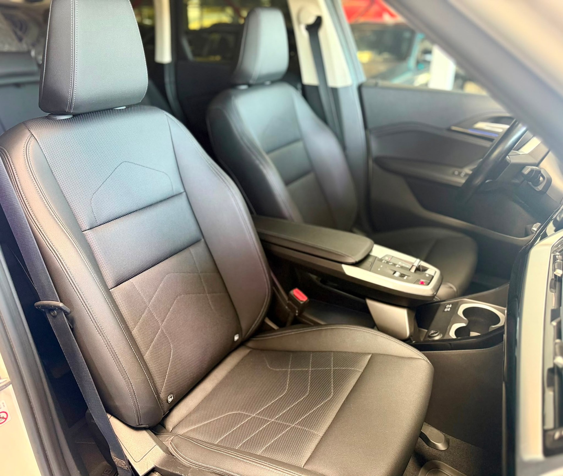 BMW X1 sDrive 18d *FACELIFT*-image-23