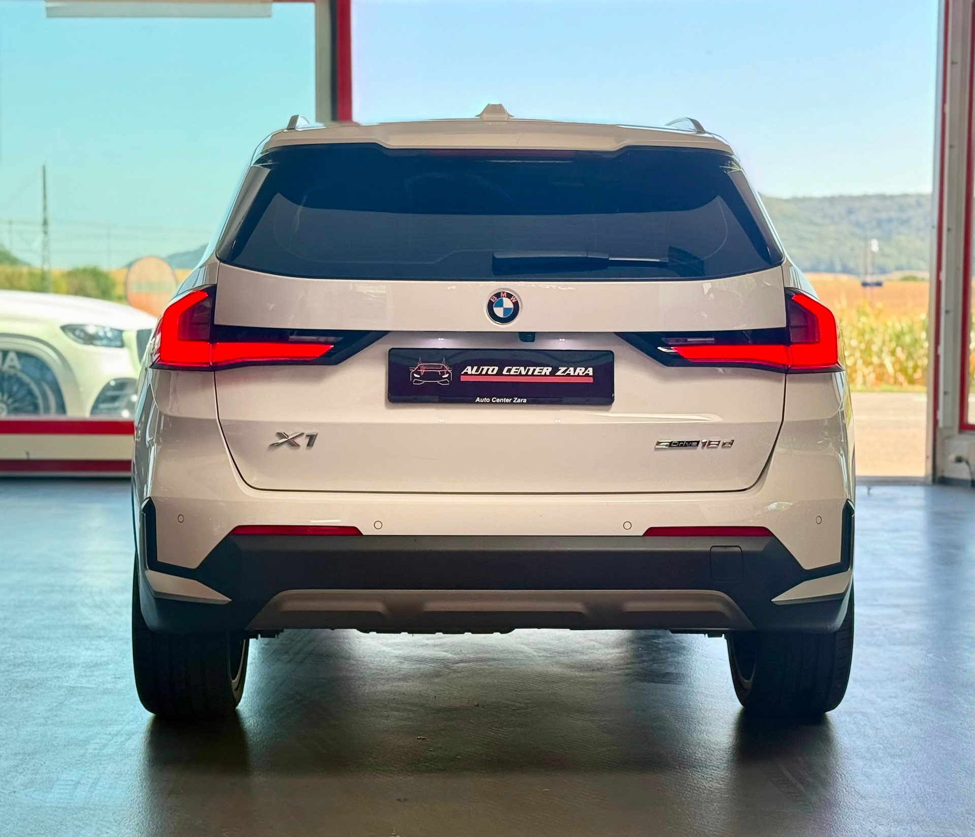 BMW X1 sDrive 18d *FACELIFT*-image-11