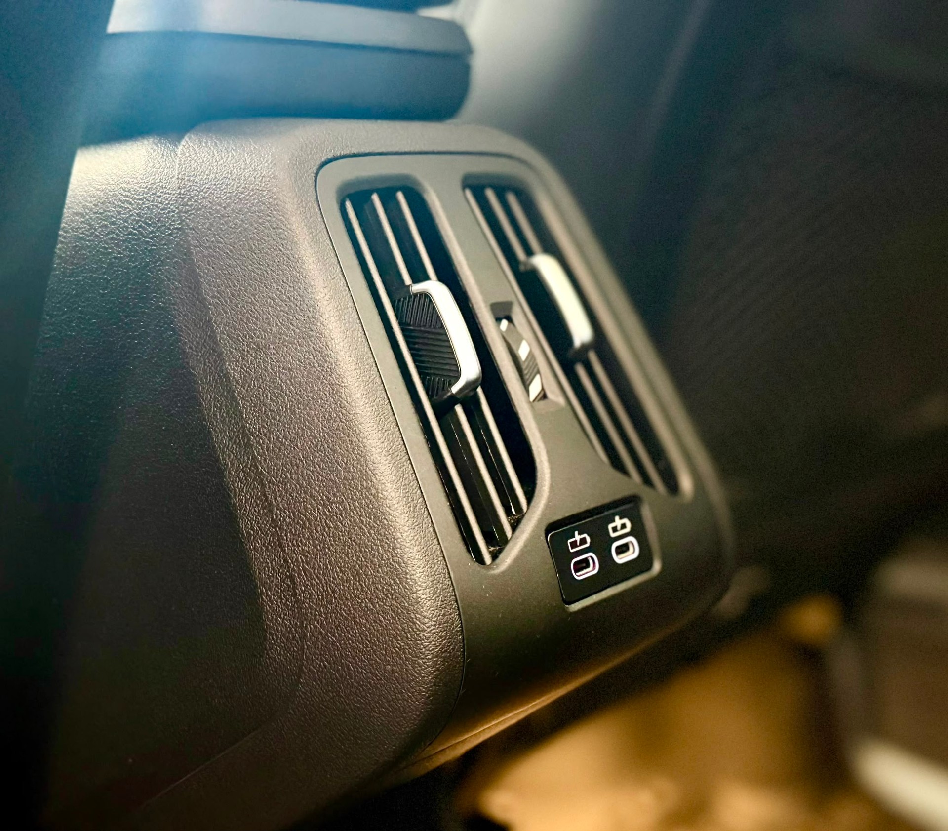 BMW X1 sDrive 18d *FACELIFT*-image-26