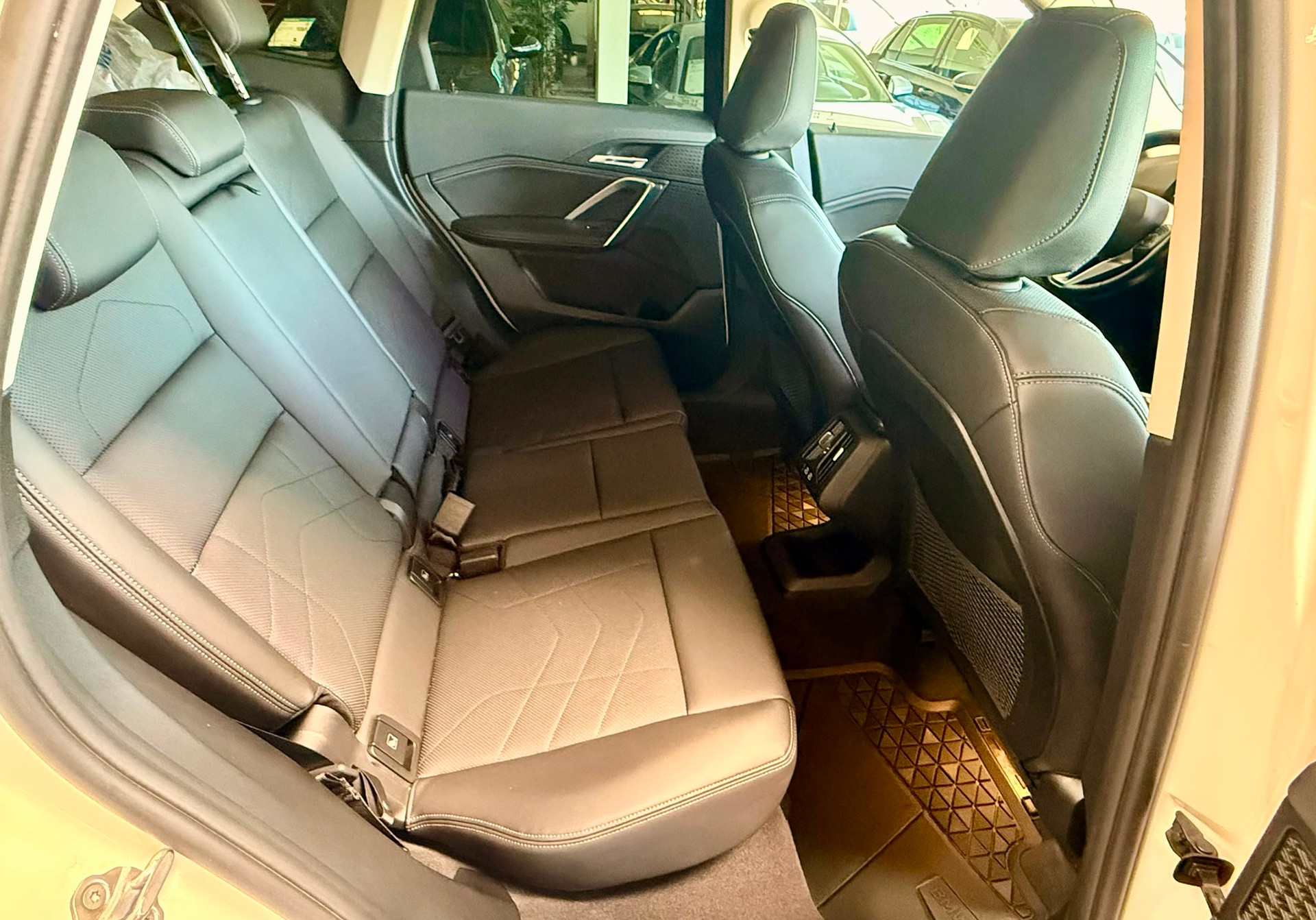 BMW X1 sDrive 18d *FACELIFT*-image-24