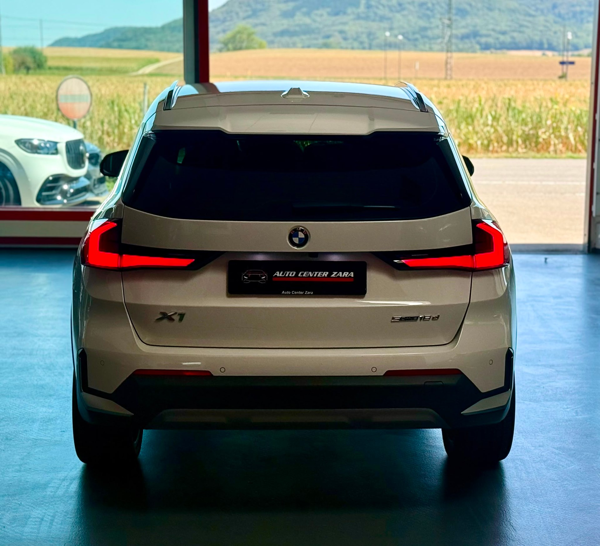 BMW X1 sDrive 18d *FACELIFT*-image-15