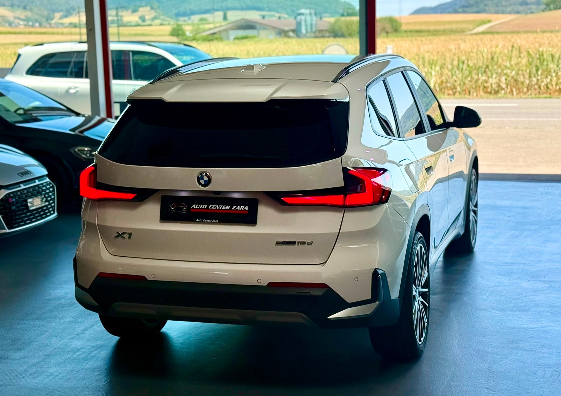 BMW X1 sDrive 18d *FACELIFT*-image-12