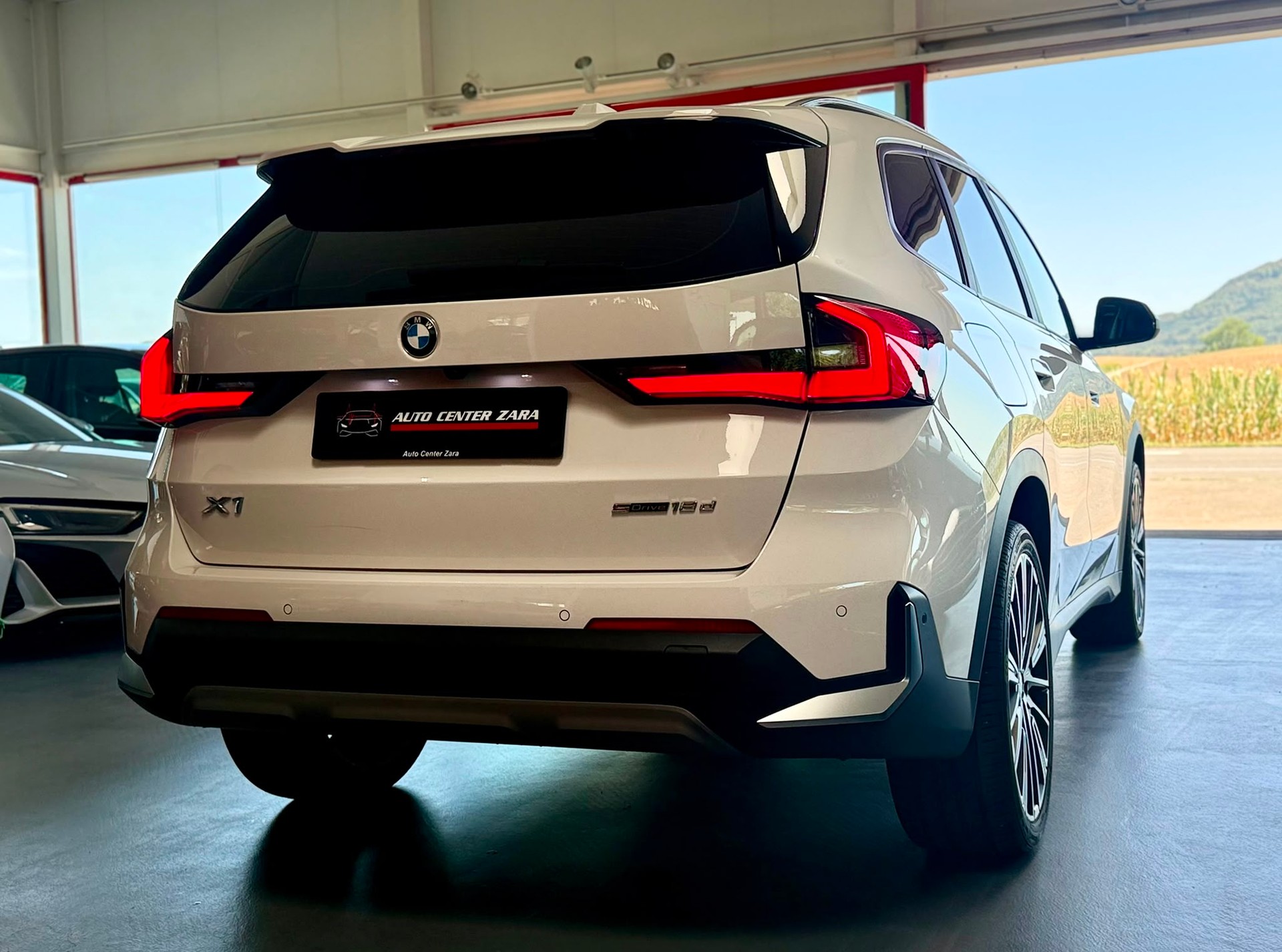 BMW X1 sDrive 18d *FACELIFT*-image-14