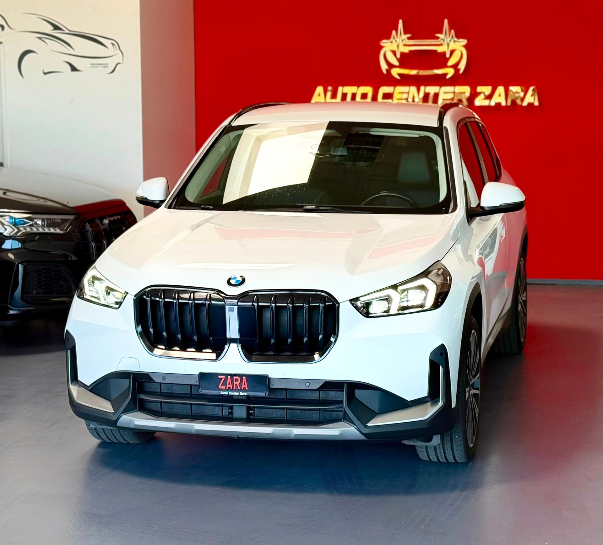 BMW X1 sDrive 18d *FACELIFT*-image-3