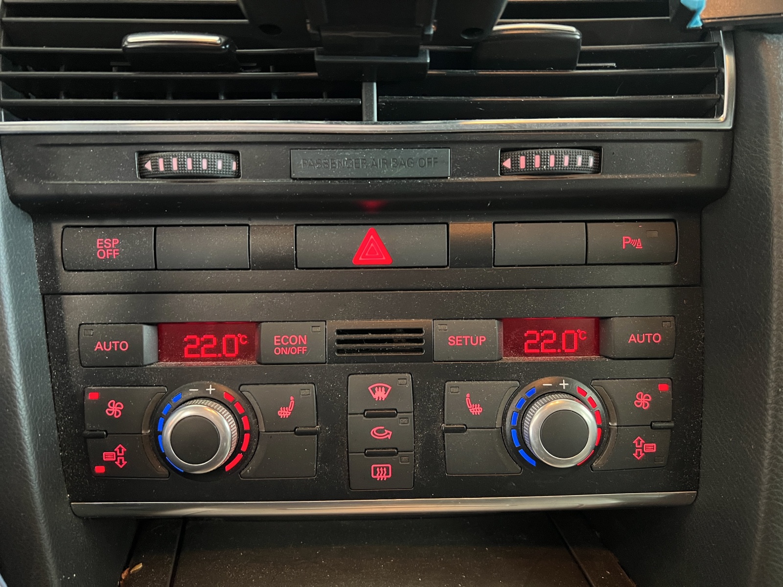 AUDI A6 Avant 3.0 V6 TDI quattro-image-12