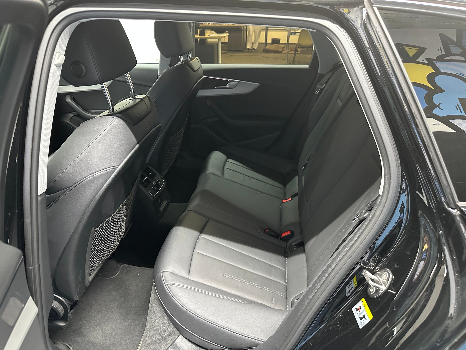 AUDI A4 Avant 40 TDI S line quattro S-tronic-image-8