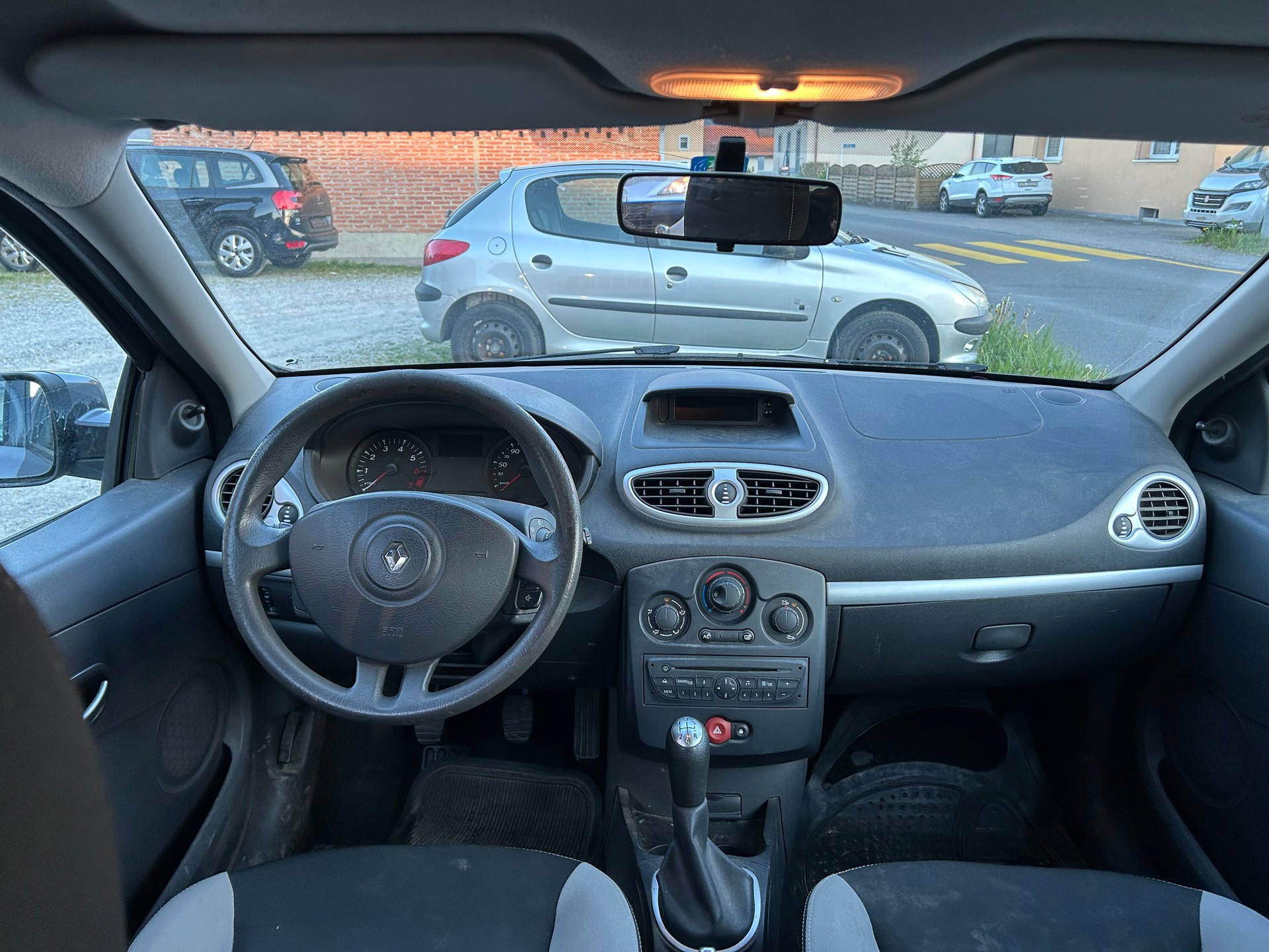RENAULT Clio 1.2 16V Turbo S-image-6