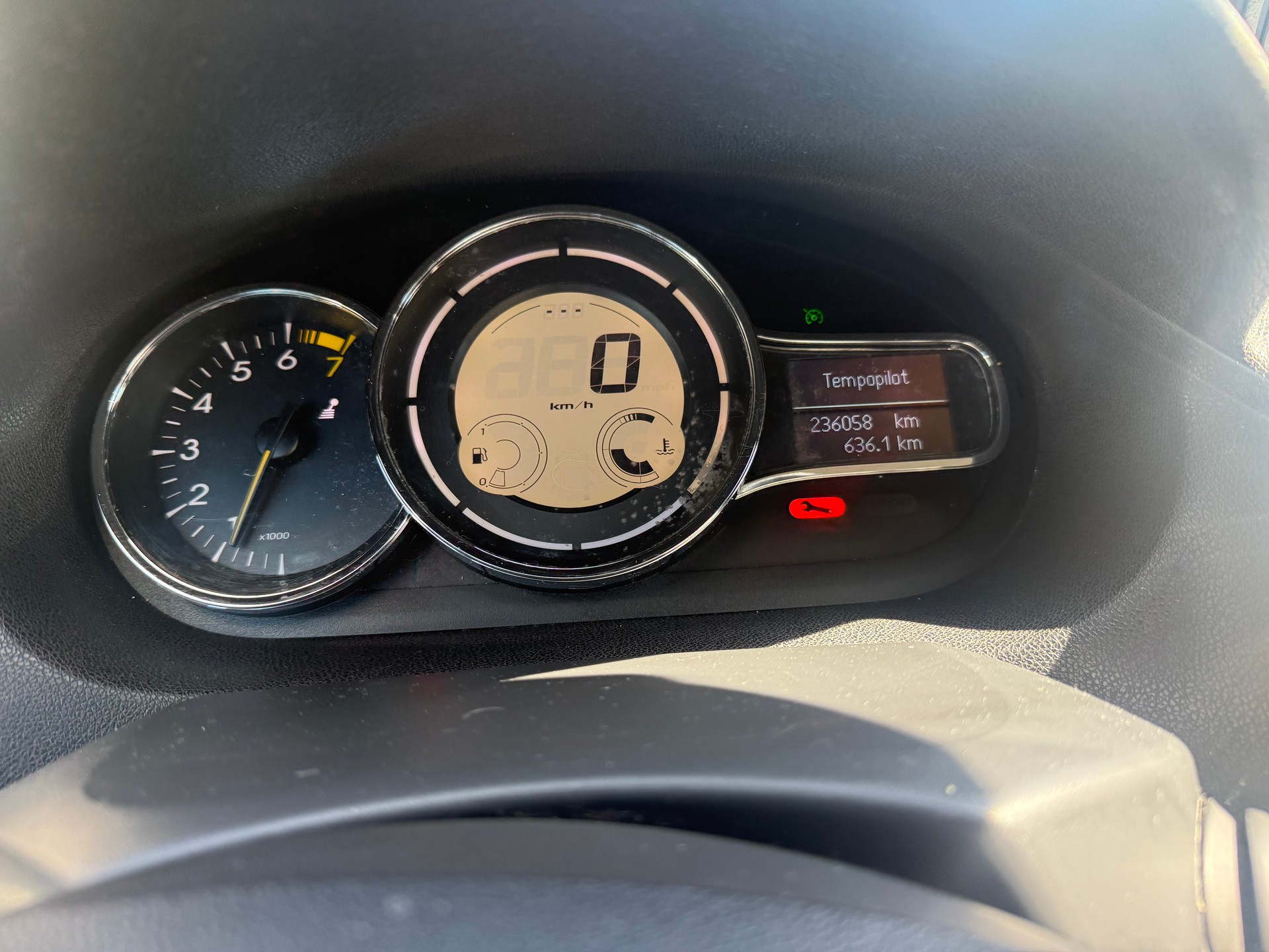 RENAULT Mégane 1.4 16V Turbo Bose-image-5