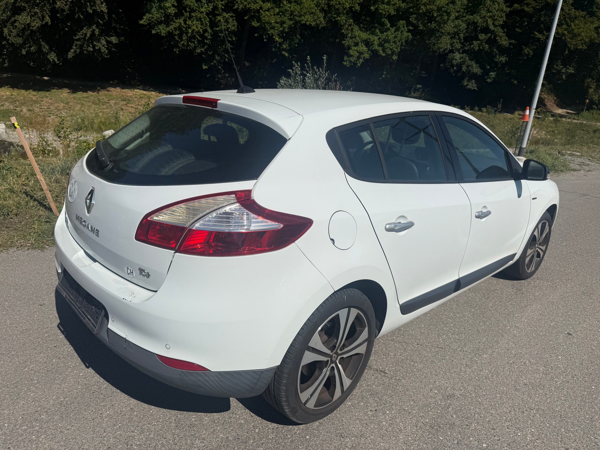 RENAULT Mégane 1.4 16V Turbo Bose-image-2