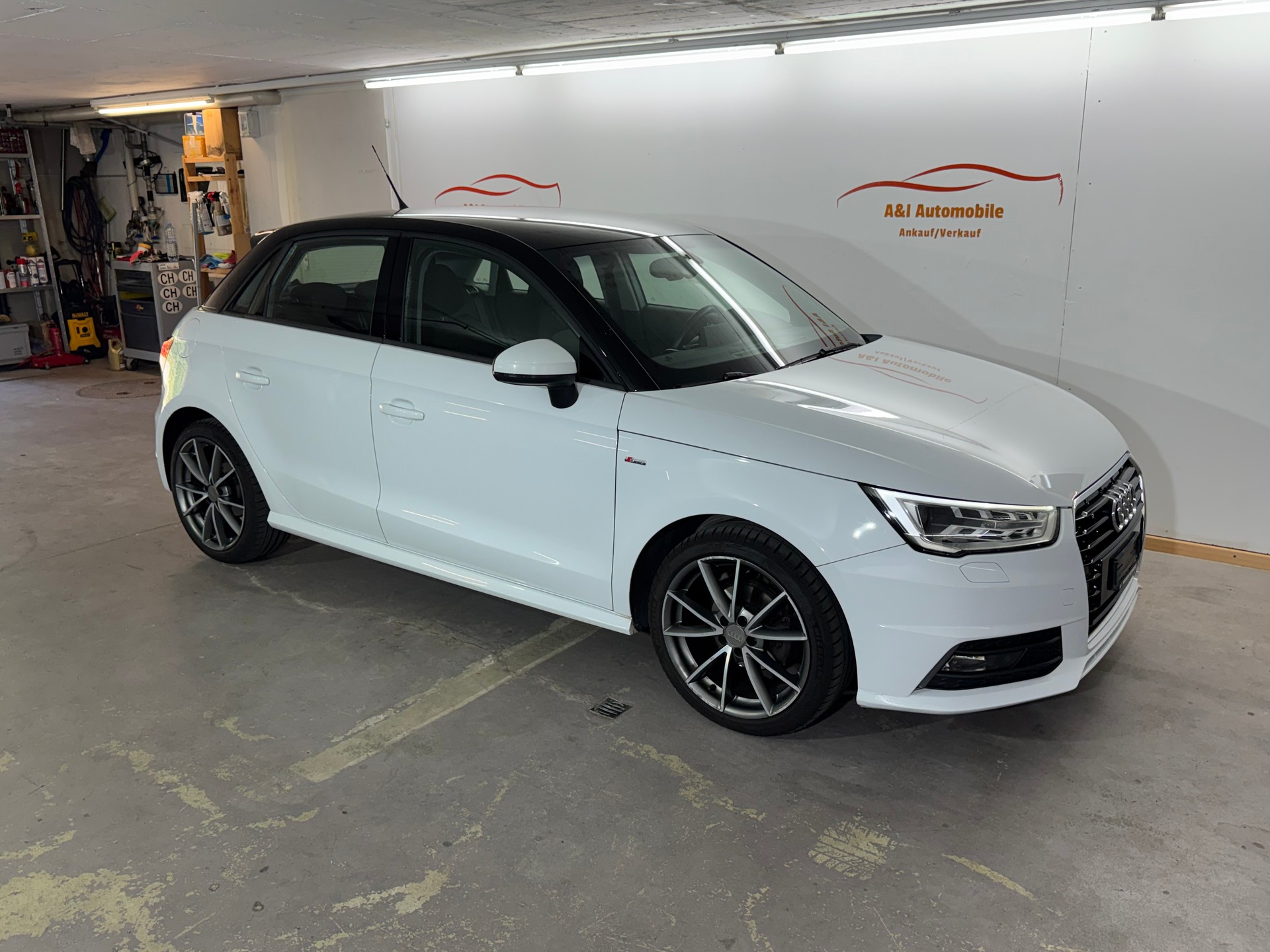 AUDI A1 Sportback 1.0 TFSI Sport S-tronic-image-1