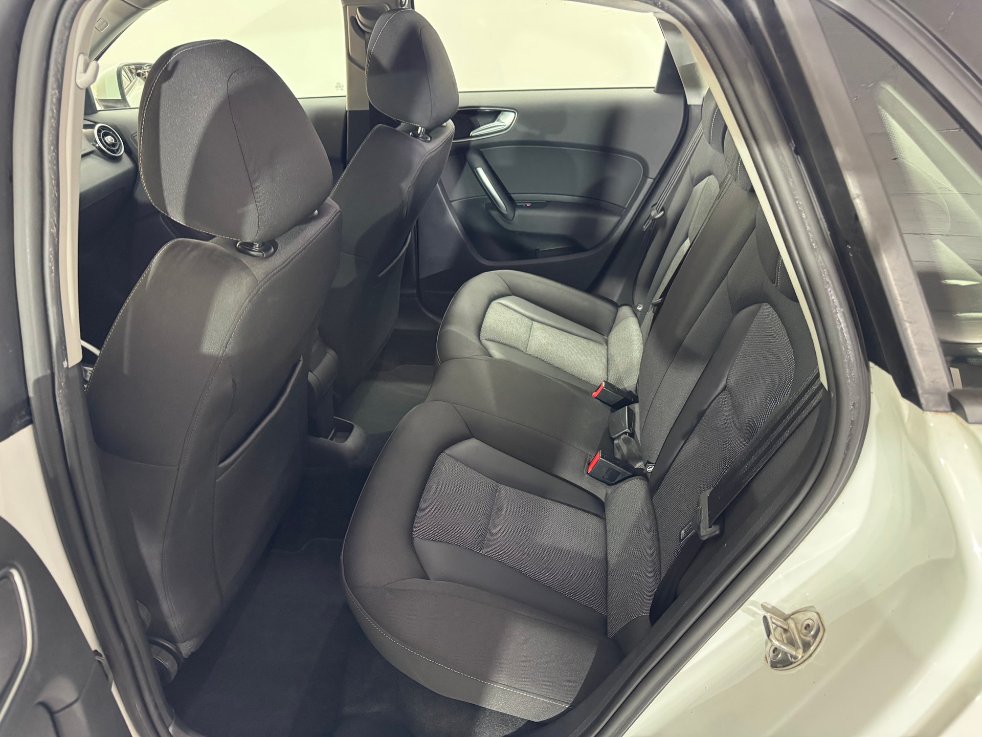 AUDI A1 Sportback 1.0 TFSI Sport S-tronic-image-10