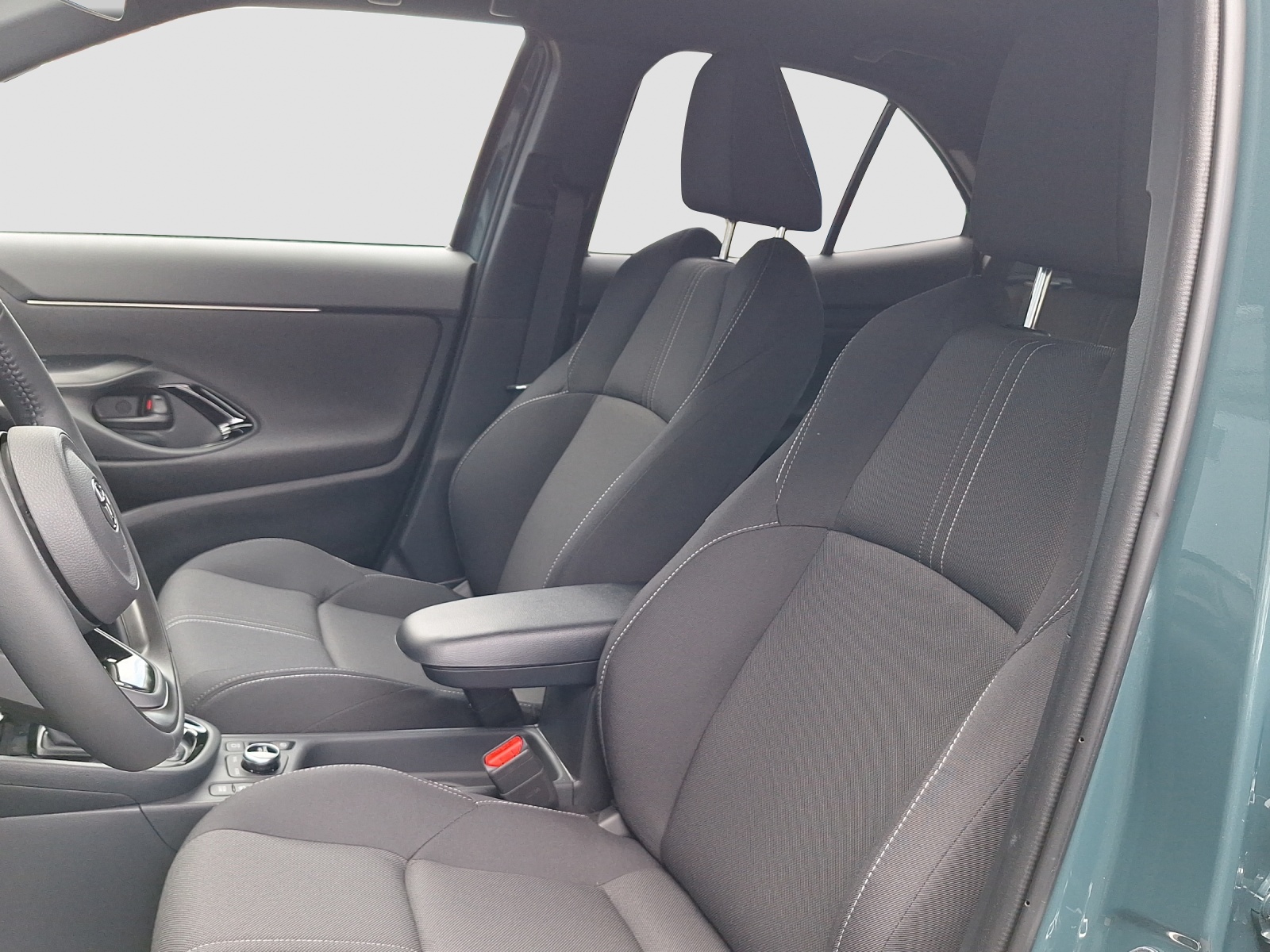 TOYOTA Yaris Cross 1.5 VVT-i HSD Trend AWD-i-image-18