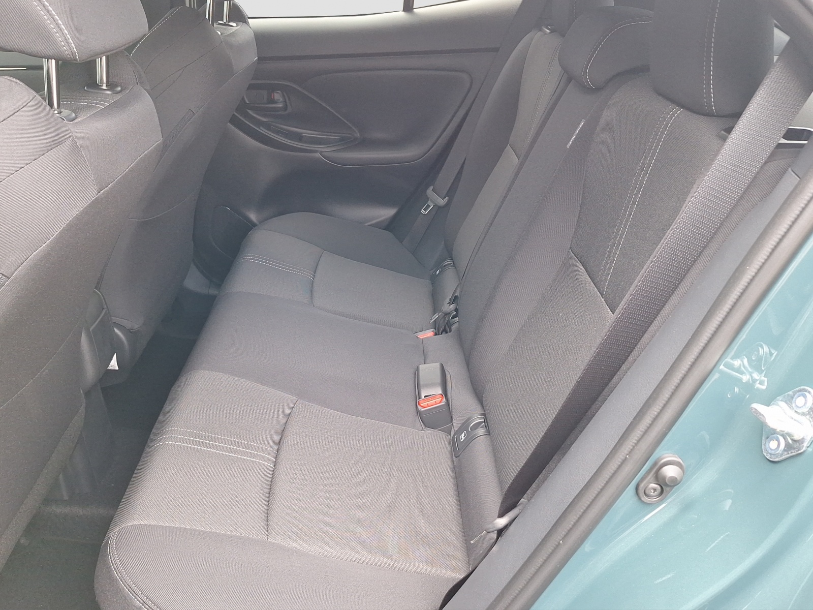 TOYOTA Yaris Cross 1.5 VVT-i HSD Trend AWD-i-image-9