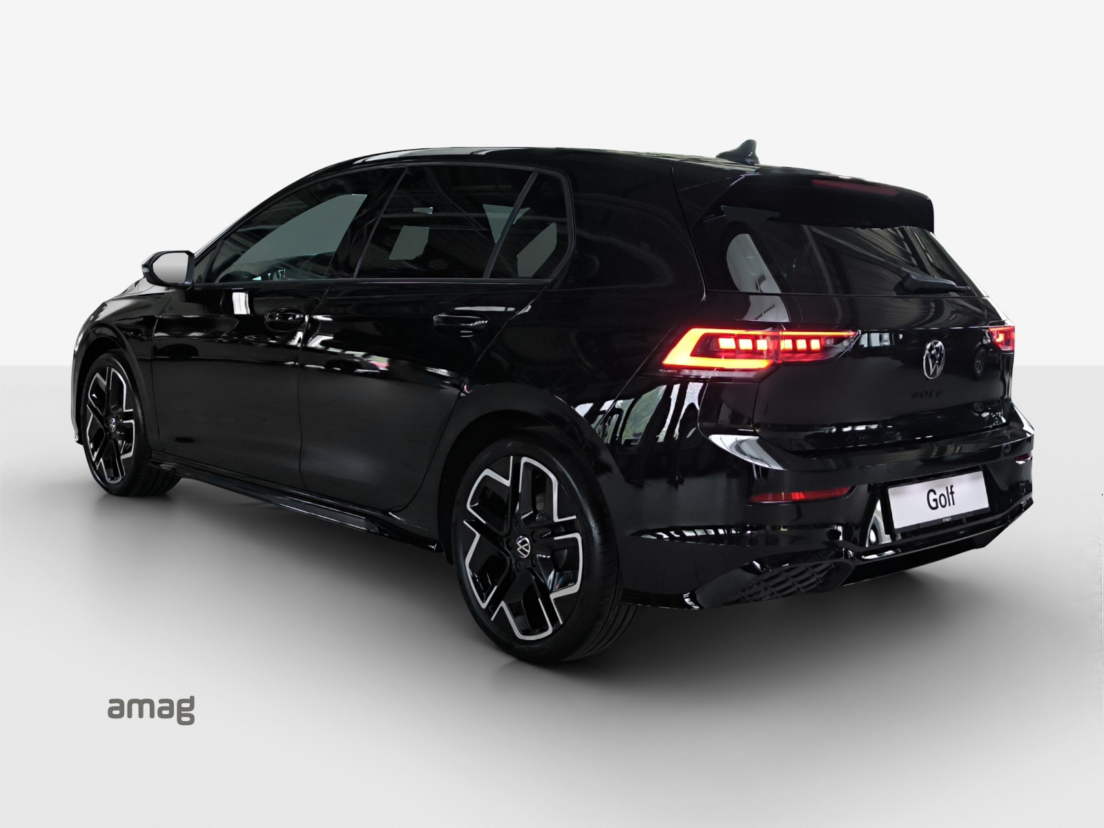 VW Golf 1.5 e TSI mHEV R-Line DSG-showroom-element-2