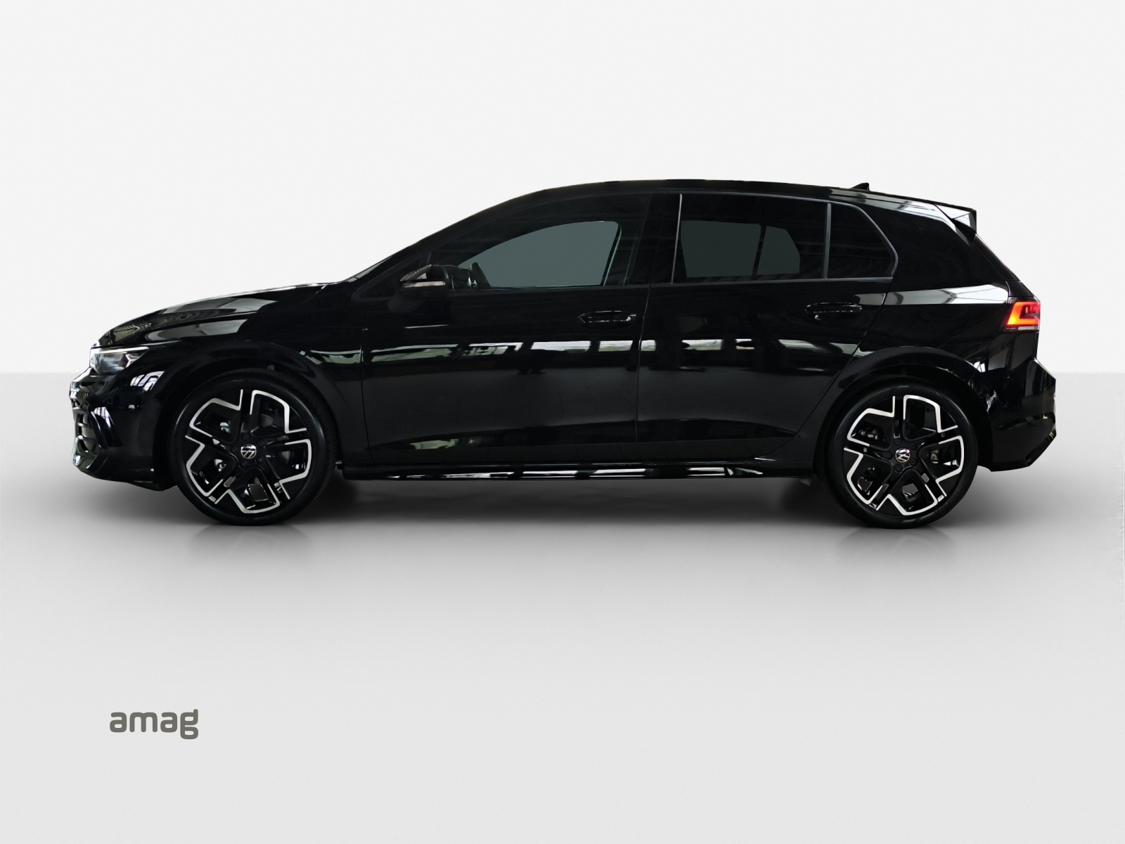 VW Golf 1.5 e TSI mHEV R-Line DSG-showroom-element-1